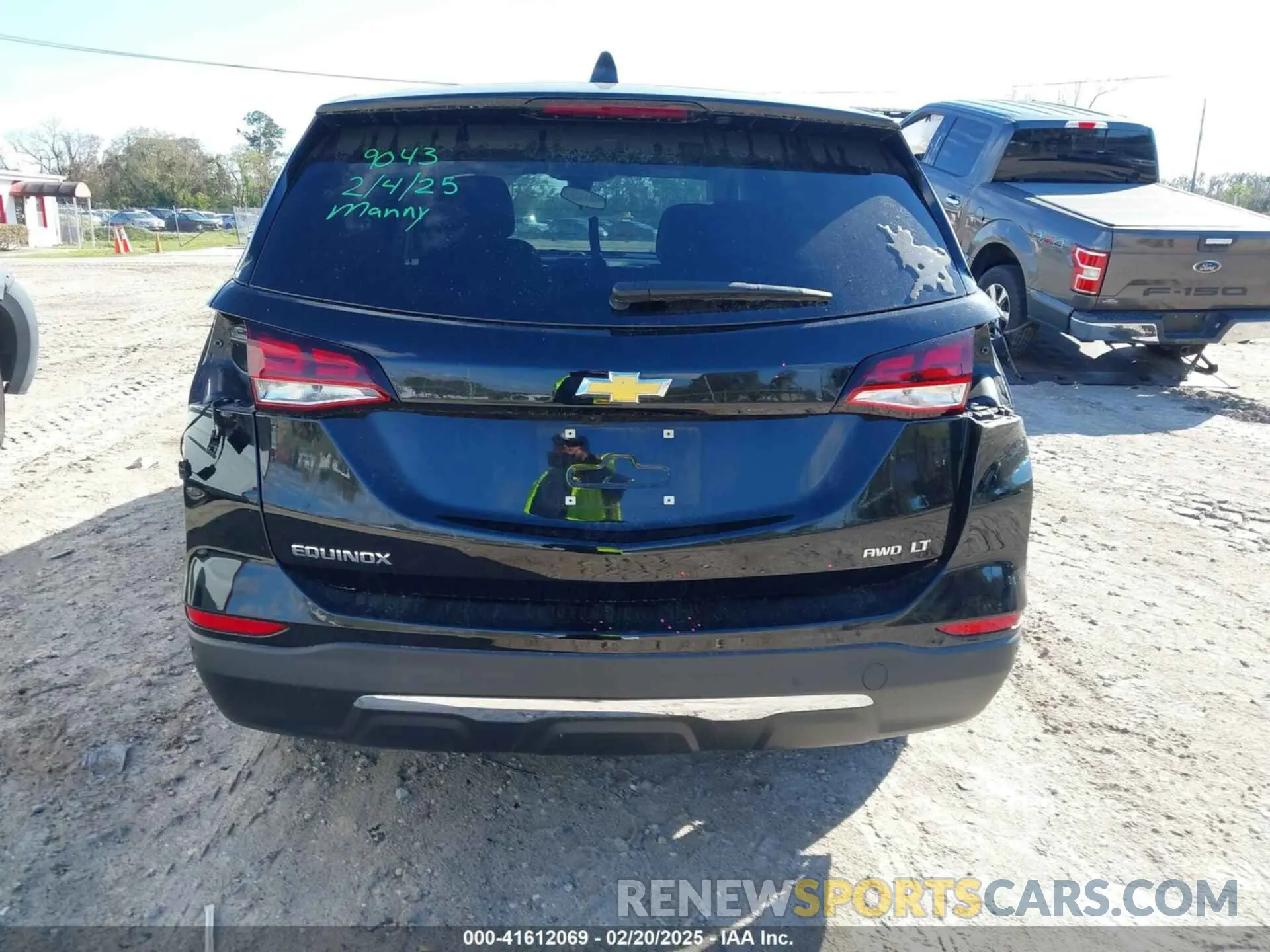 17 Photograph of a damaged car 3GNAXUEG0PL213791 CHEVROLET EQUINOX 2023