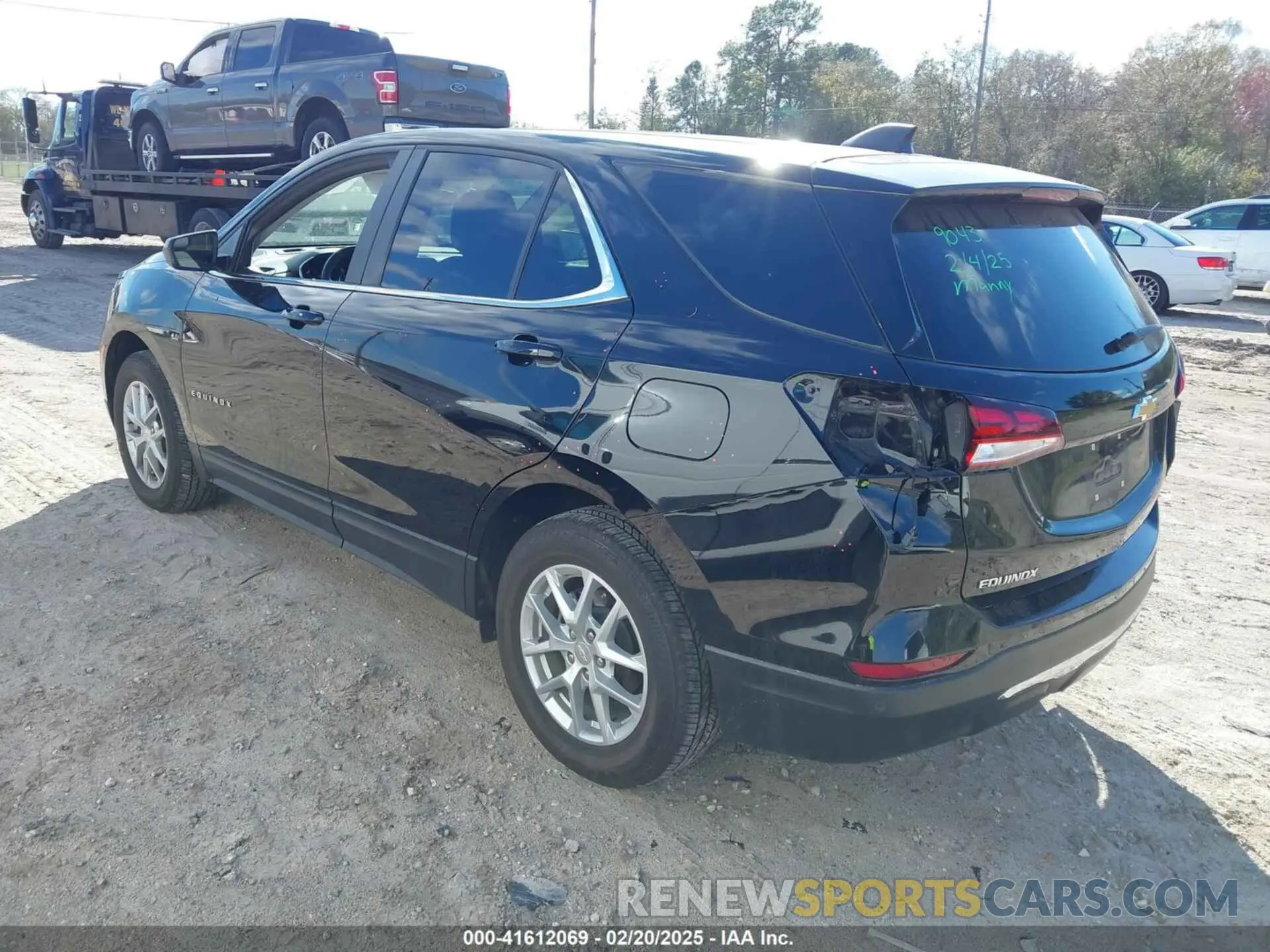 3 Photograph of a damaged car 3GNAXUEG0PL213791 CHEVROLET EQUINOX 2023
