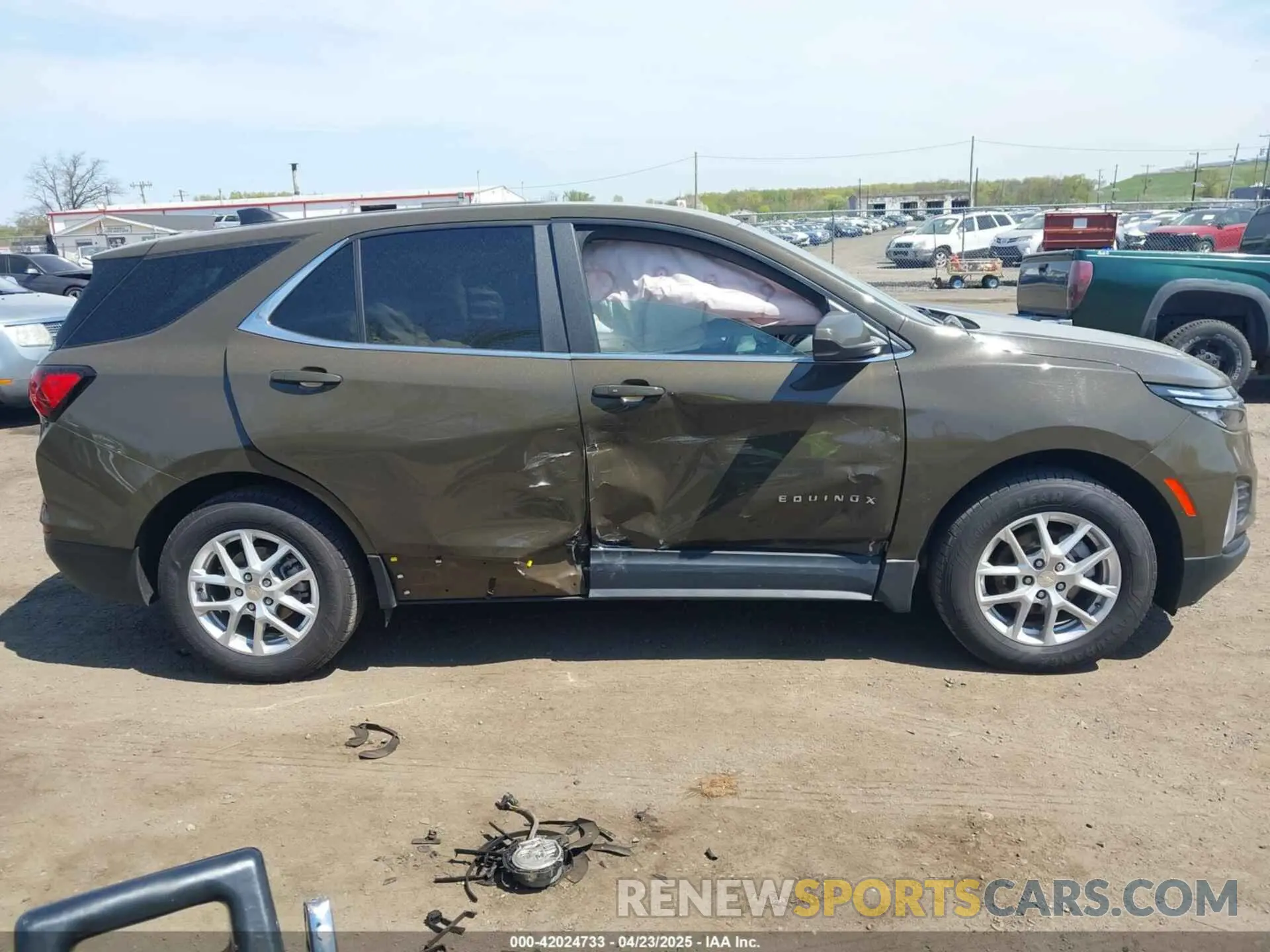 13 Photograph of a damaged car 3GNAXUEG0PL248041 CHEVROLET EQUINOX 2023