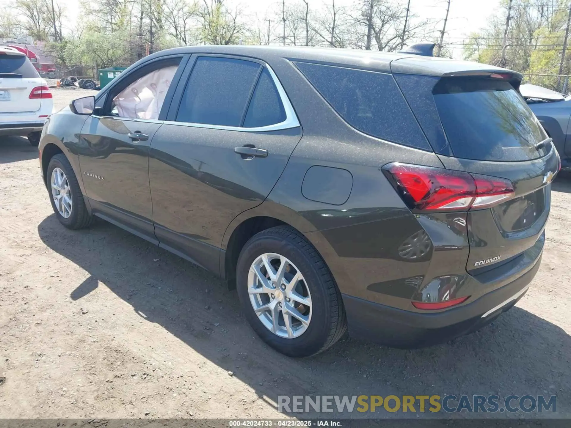 3 Photograph of a damaged car 3GNAXUEG0PL248041 CHEVROLET EQUINOX 2023
