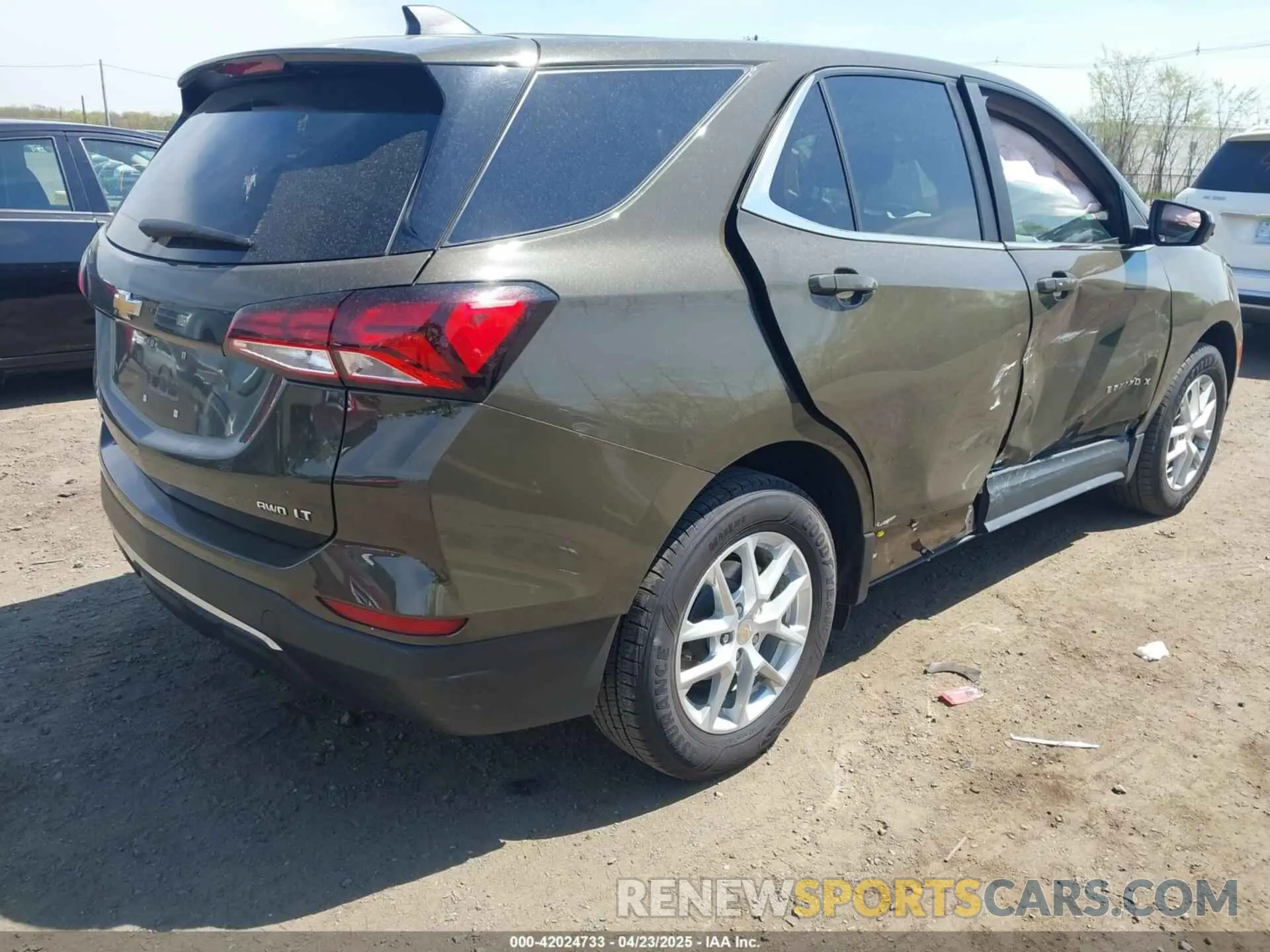 4 Photograph of a damaged car 3GNAXUEG0PL248041 CHEVROLET EQUINOX 2023