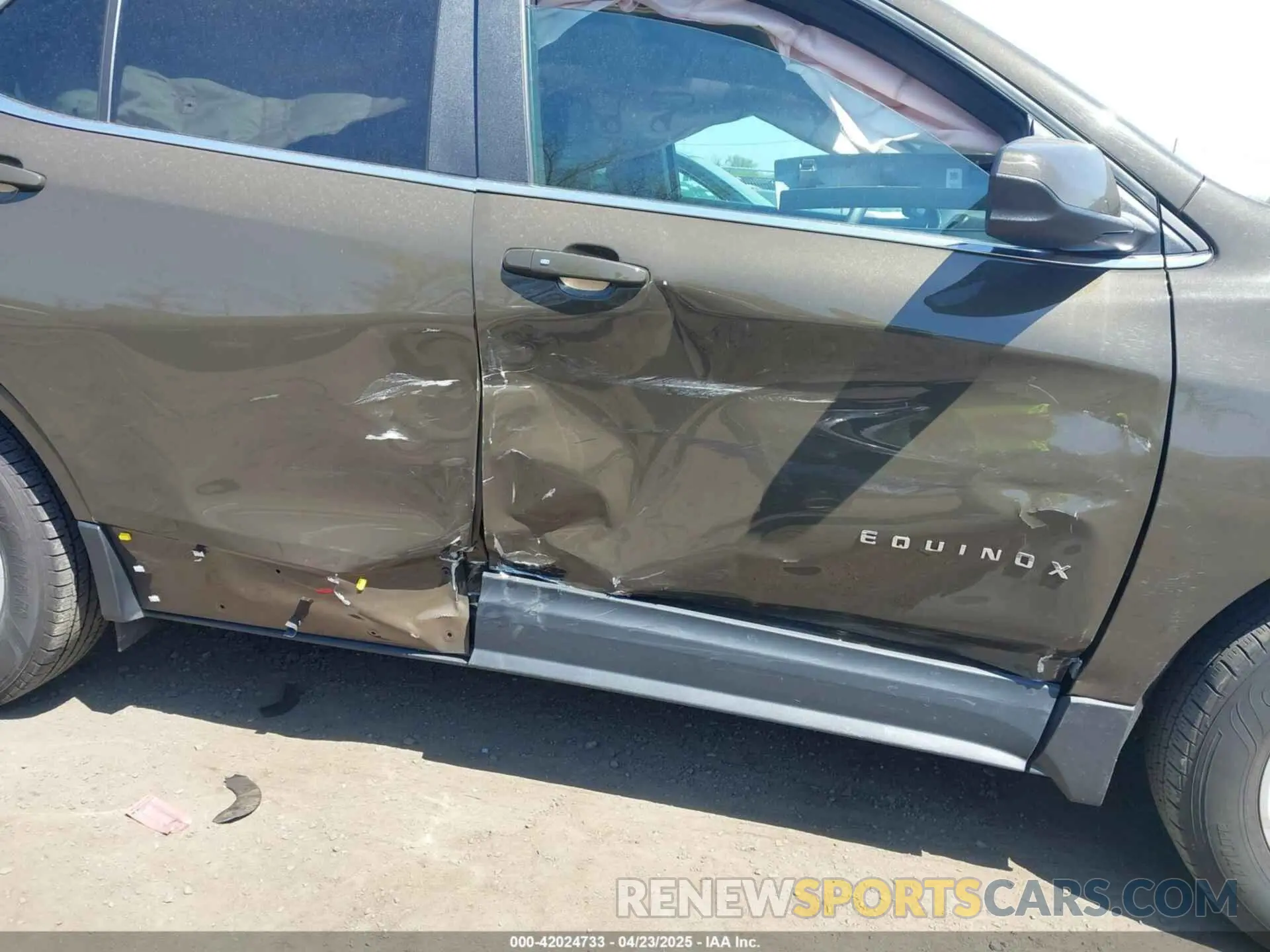 6 Photograph of a damaged car 3GNAXUEG0PL248041 CHEVROLET EQUINOX 2023