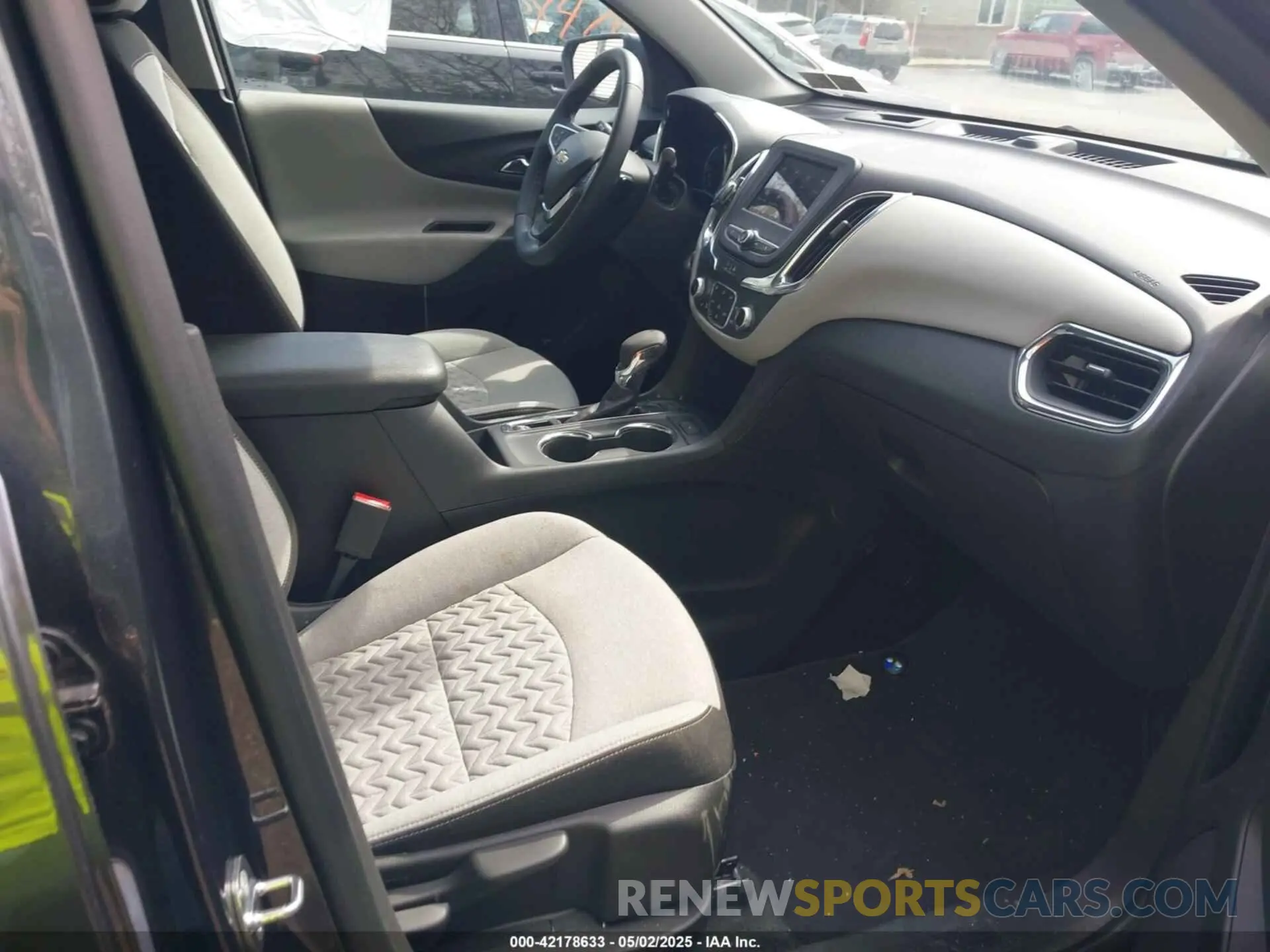 5 Photograph of a damaged car 3GNAXUEG2PS181884 CHEVROLET EQUINOX 2023