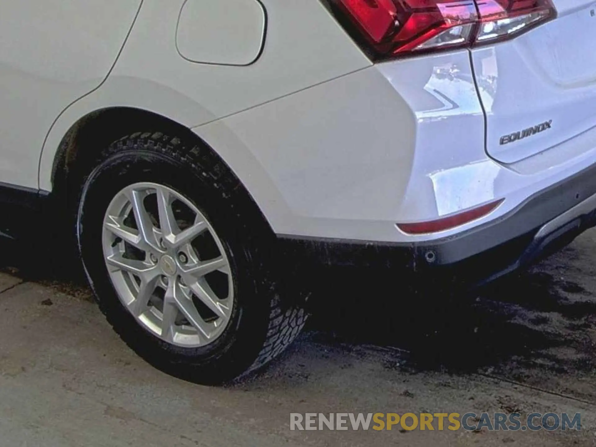18 Photograph of a damaged car 3GNAXUEG3PS171722 CHEVROLET EQUINOX 2023