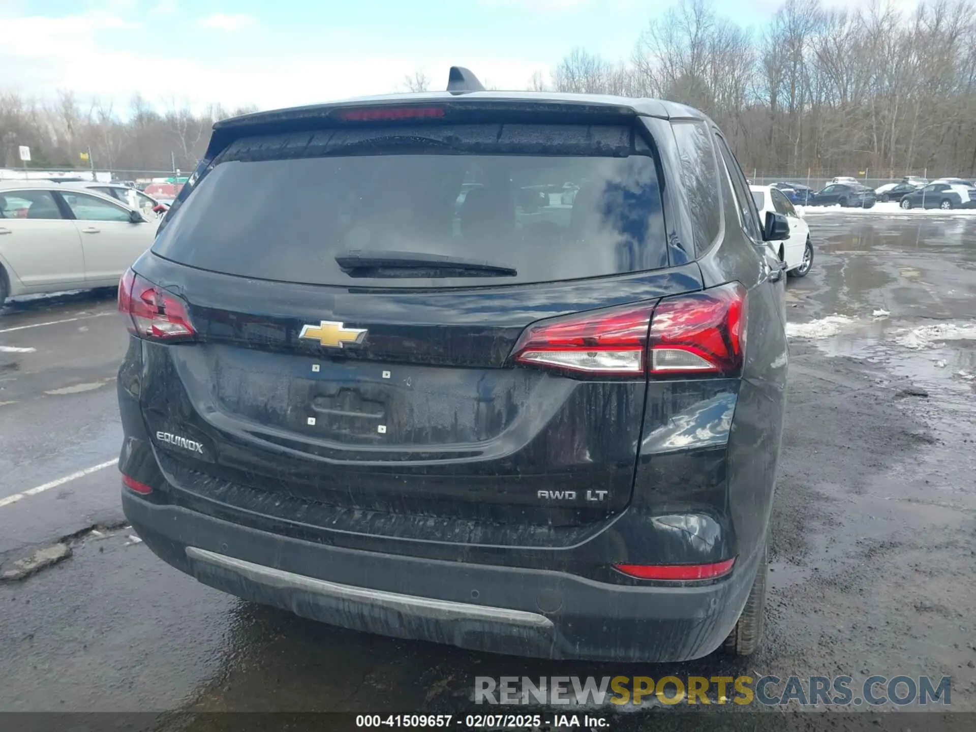 17 Photograph of a damaged car 3GNAXUEG7PL101957 CHEVROLET EQUINOX 2023
