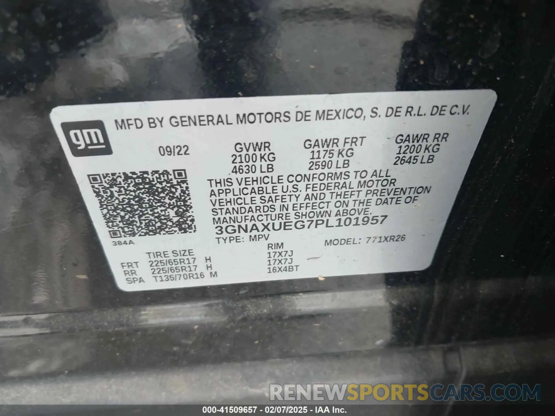 9 Photograph of a damaged car 3GNAXUEG7PL101957 CHEVROLET EQUINOX 2023