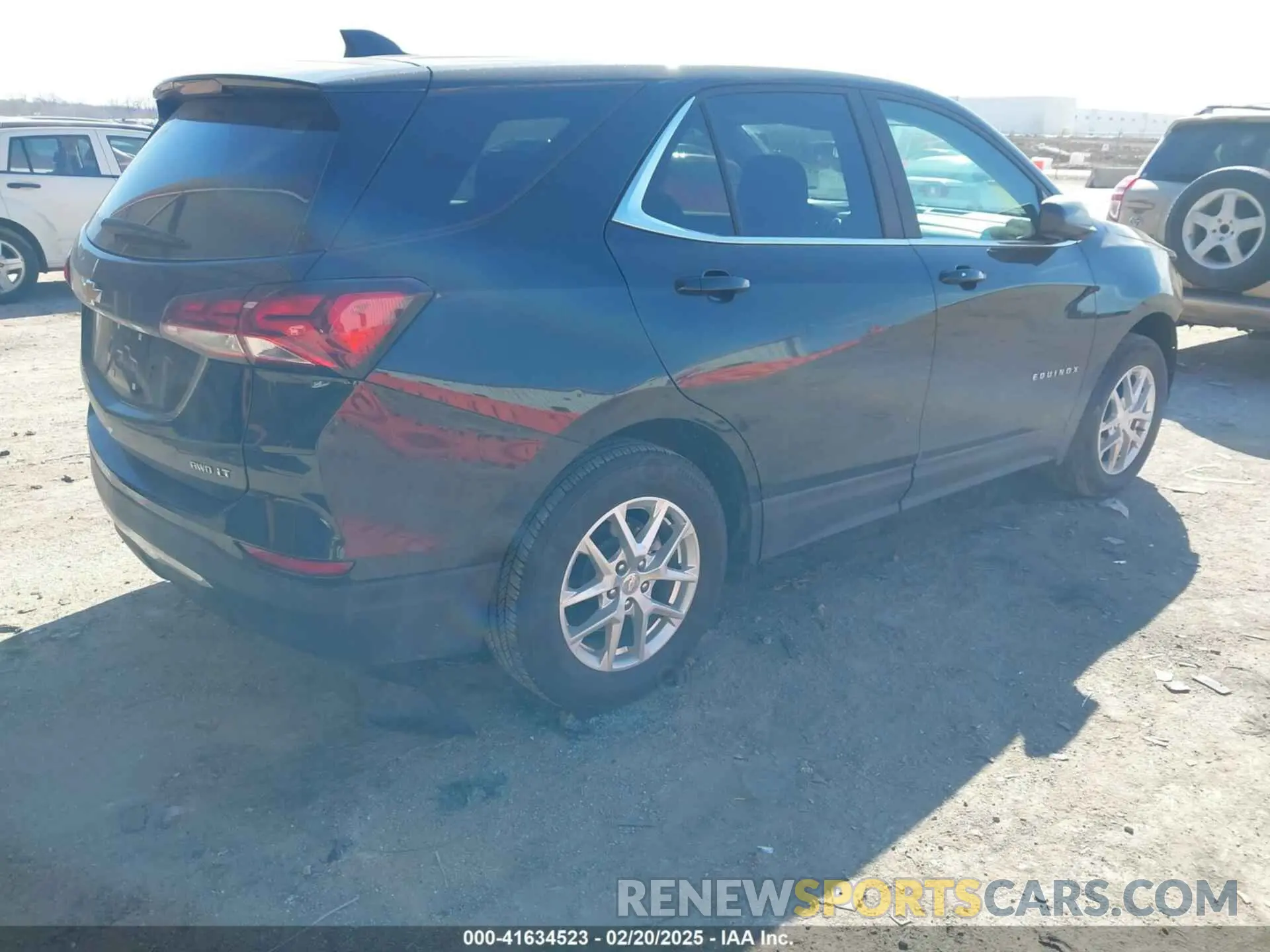 4 Photograph of a damaged car 3GNAXUEG8PL228748 CHEVROLET EQUINOX 2023