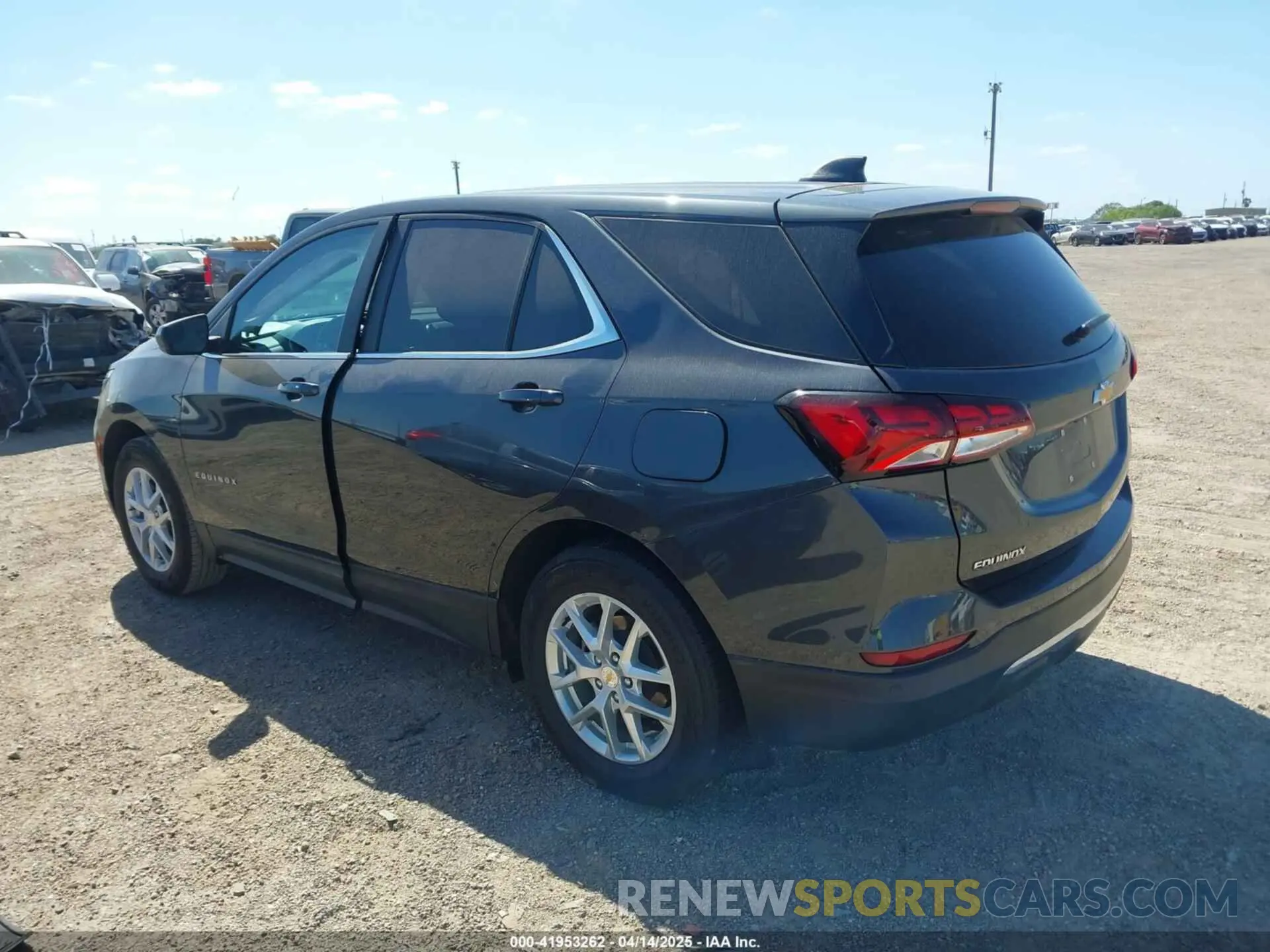 3 Photograph of a damaged car 3GNAXUEG8PS126114 CHEVROLET EQUINOX 2023