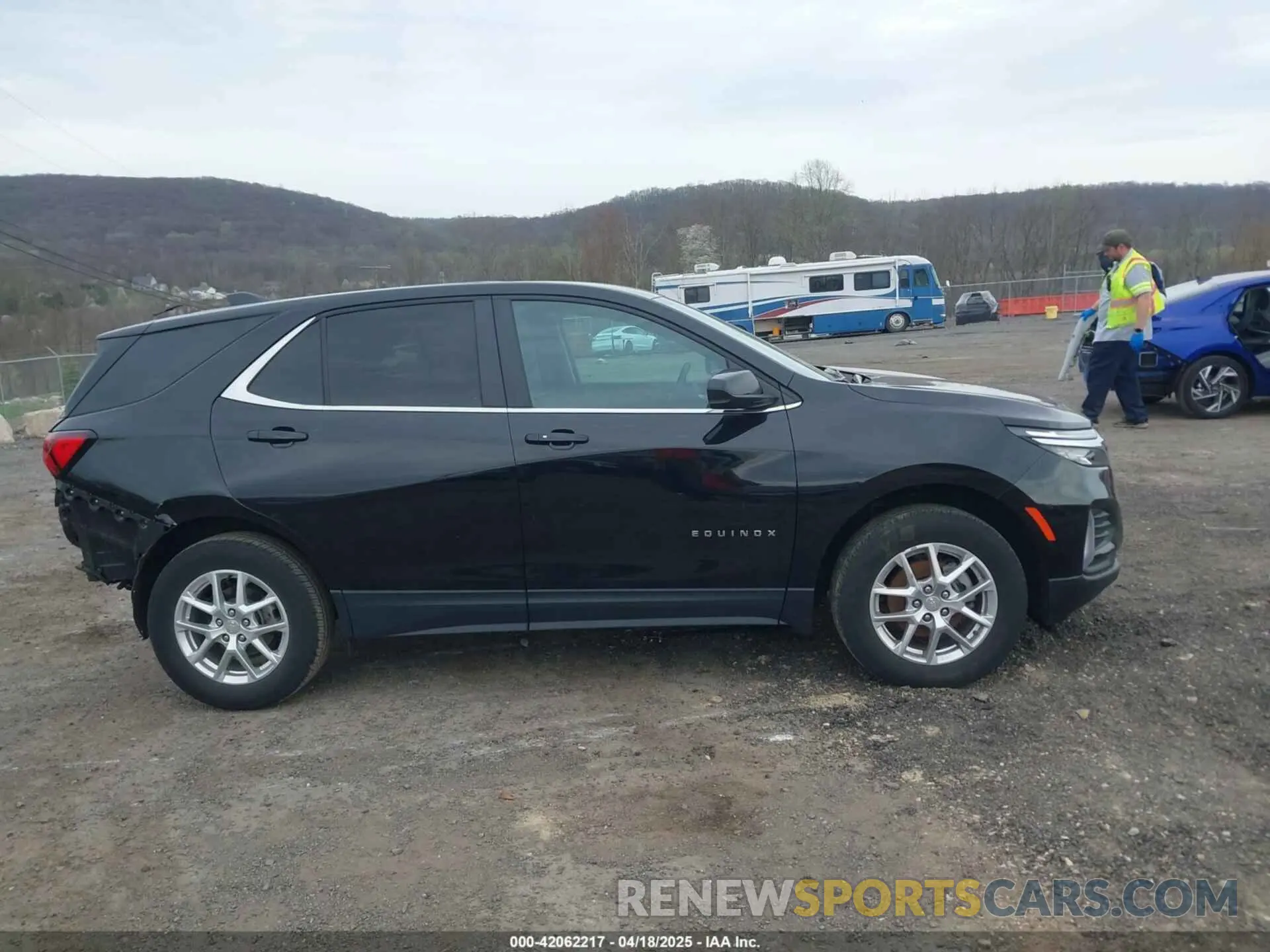 14 Photograph of a damaged car 3GNAXUEG9PL268580 CHEVROLET EQUINOX 2023