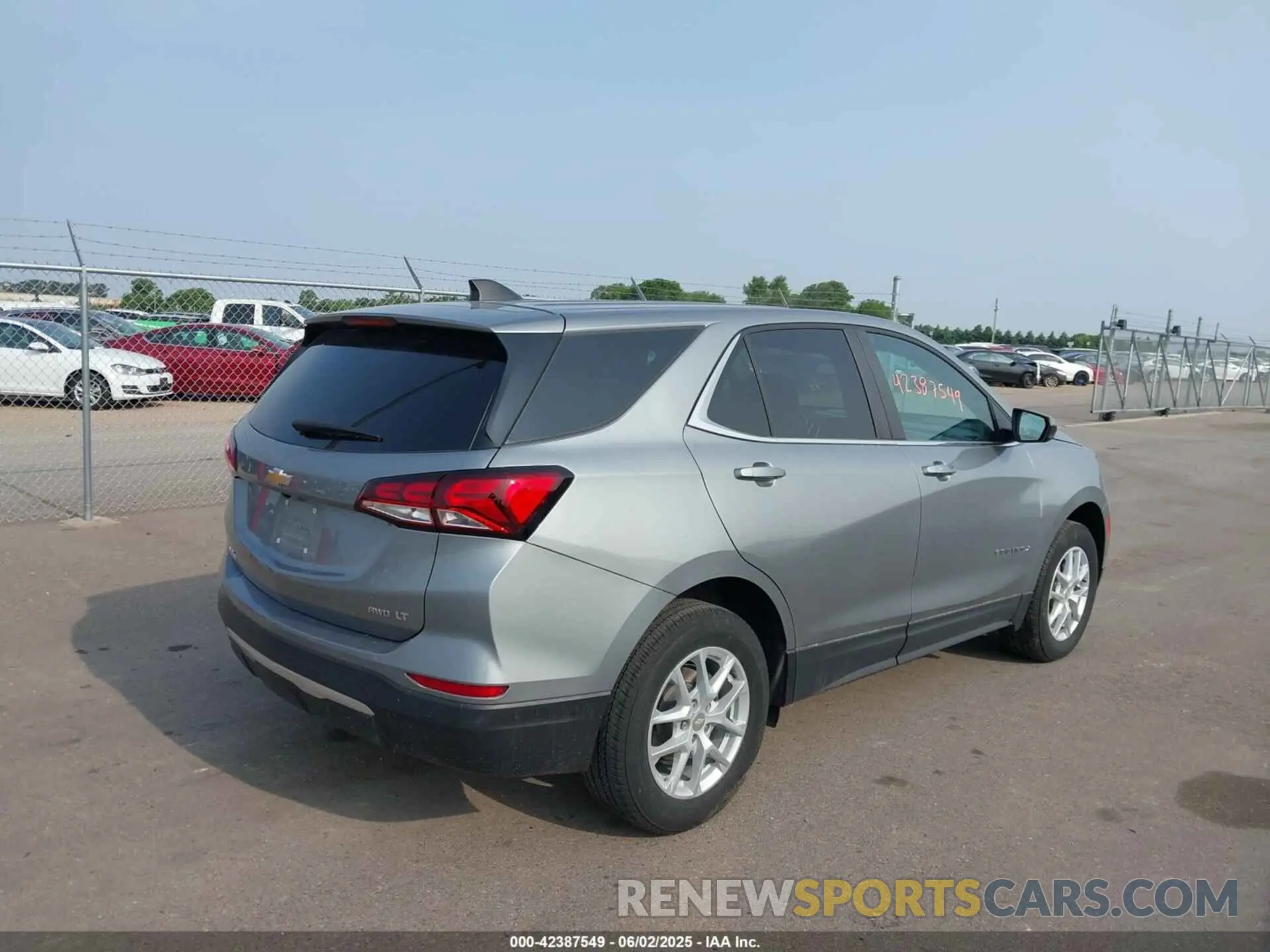 4 Photograph of a damaged car 3GNAXUEG9PS168677 CHEVROLET EQUINOX 2023