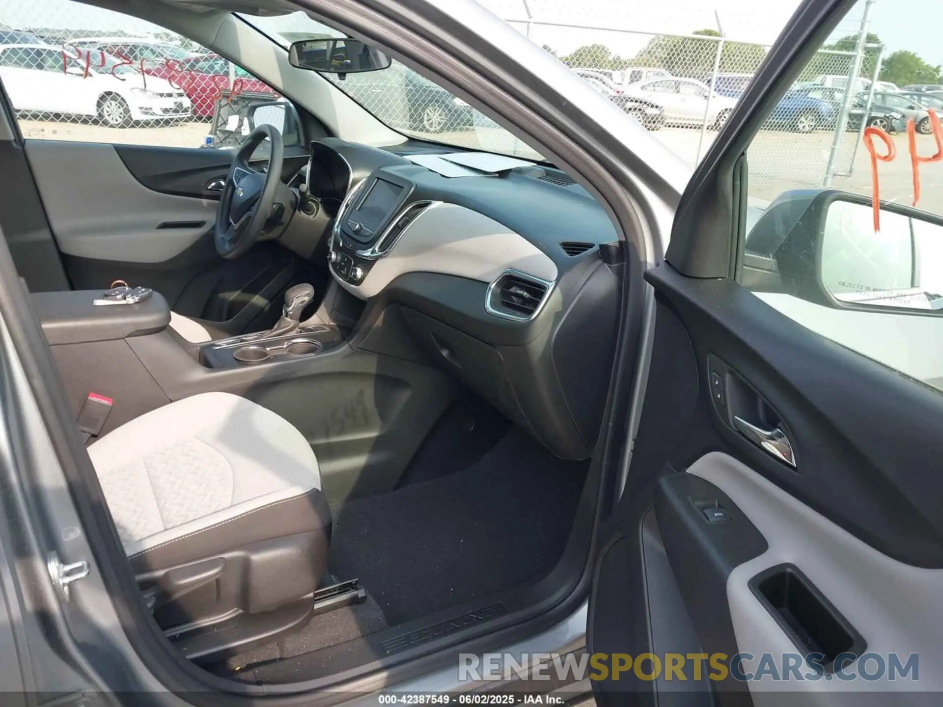 5 Photograph of a damaged car 3GNAXUEG9PS168677 CHEVROLET EQUINOX 2023