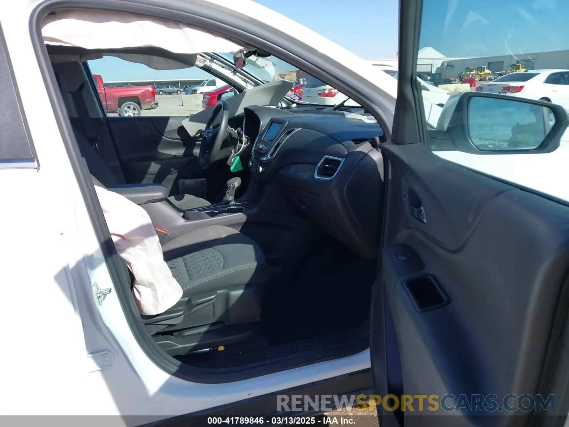 5 Photograph of a damaged car 3GNAXUEGXPS210421 CHEVROLET EQUINOX 2023