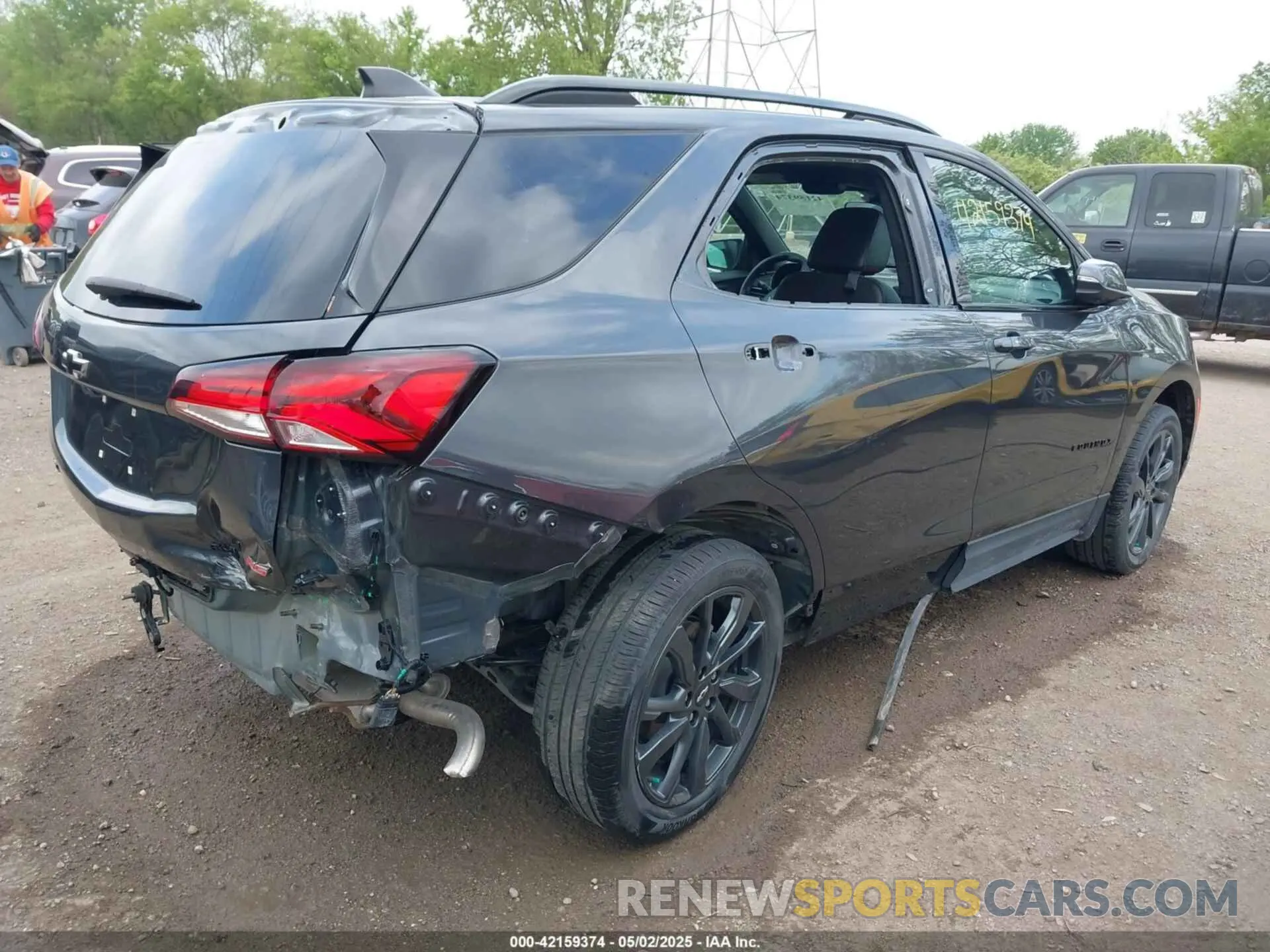 4 Photograph of a damaged car 3GNAXWEG3PS193182 CHEVROLET EQUINOX 2023