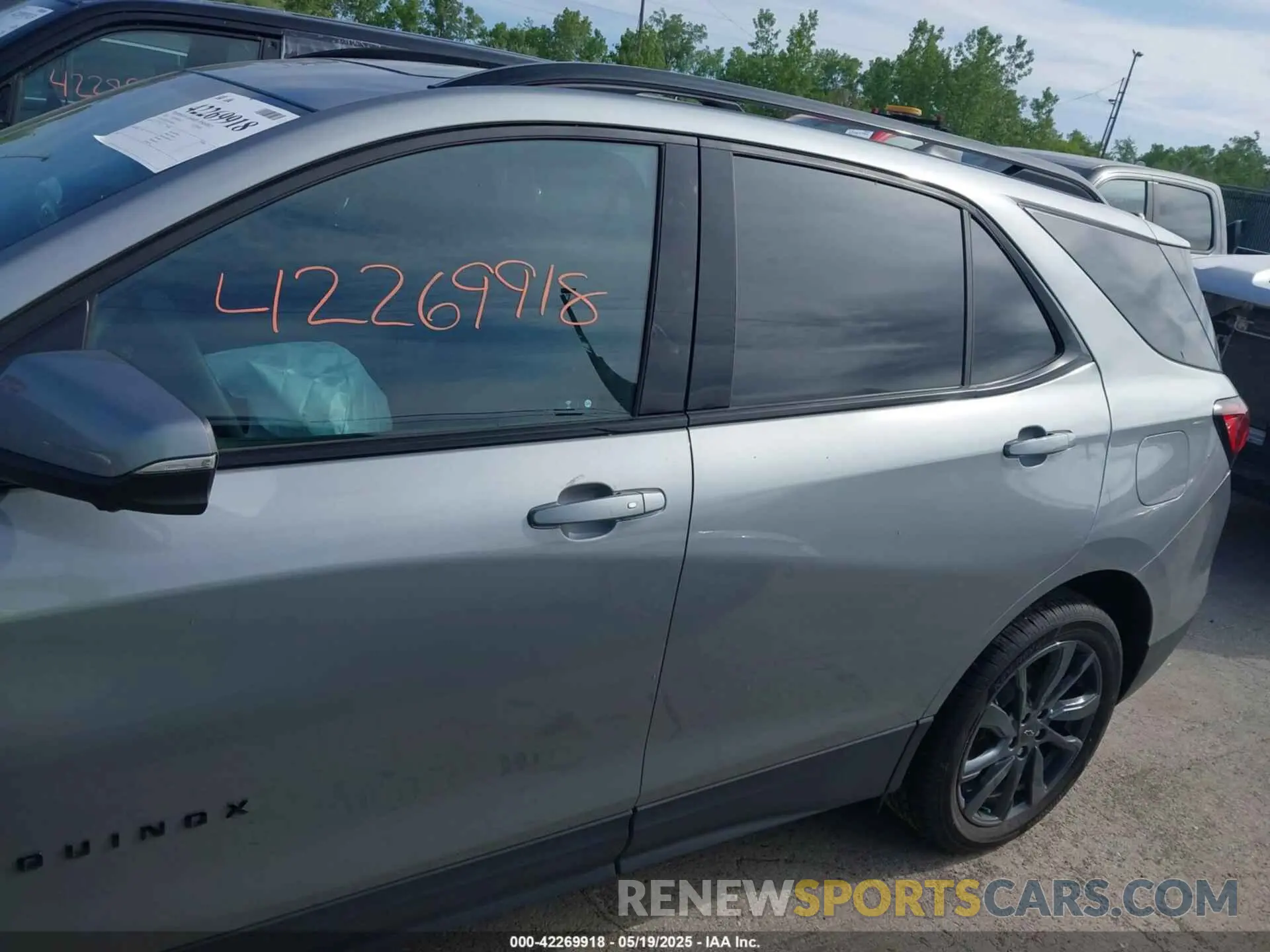 14 Photograph of a damaged car 3GNAXWEG9PL158091 CHEVROLET EQUINOX 2023