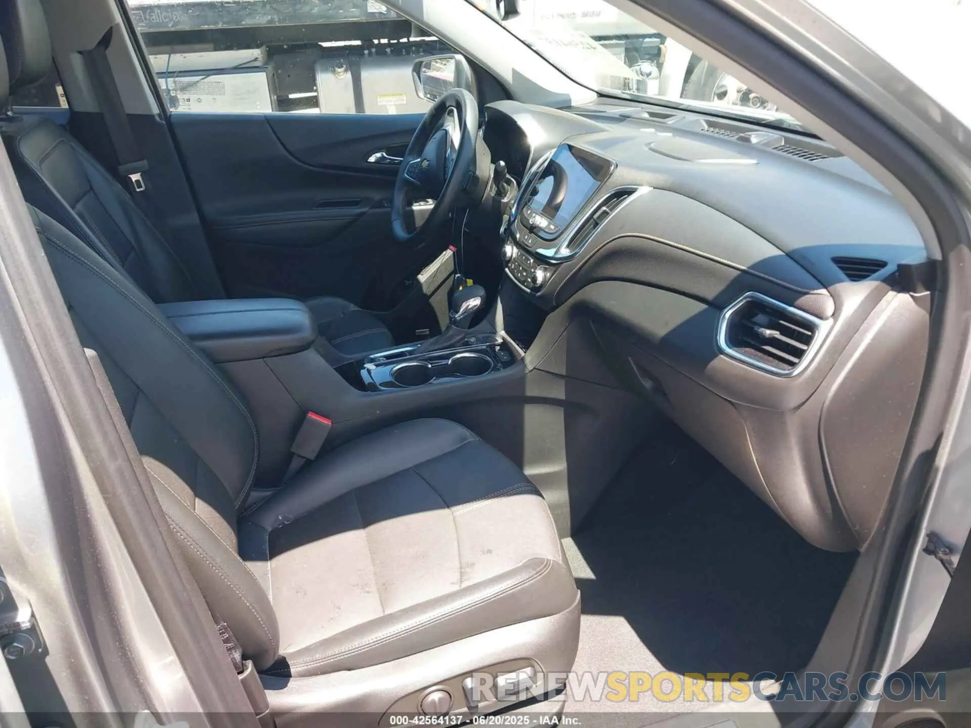 5 Photograph of a damaged car 3GNAXXEG5PL216221 CHEVROLET EQUINOX 2023