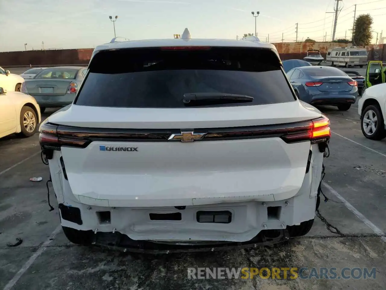 6 Photograph of a damaged car 3GN7DLRP0RS247200 CHEVROLET EQUINOX 2024