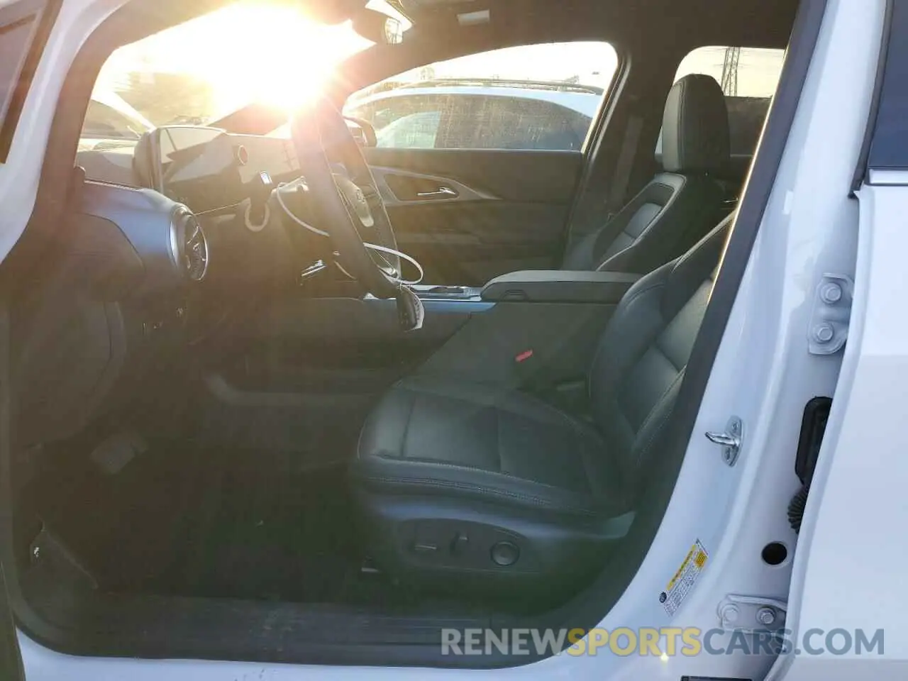 7 Photograph of a damaged car 3GN7DLRP0RS247200 CHEVROLET EQUINOX 2024
