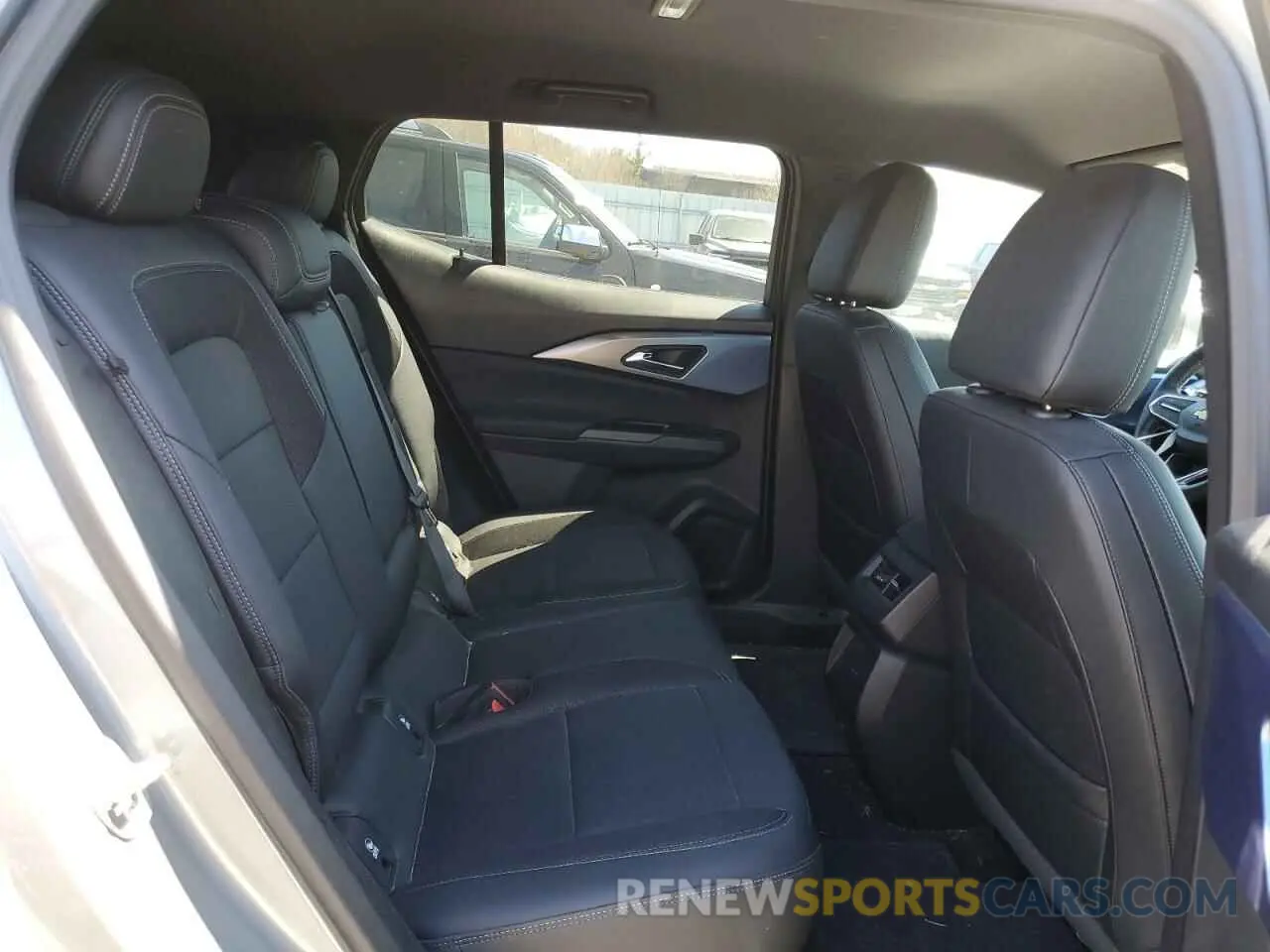 11 Photograph of a damaged car 3GN7DLRR5RS265385 CHEVROLET EQUINOX 2024