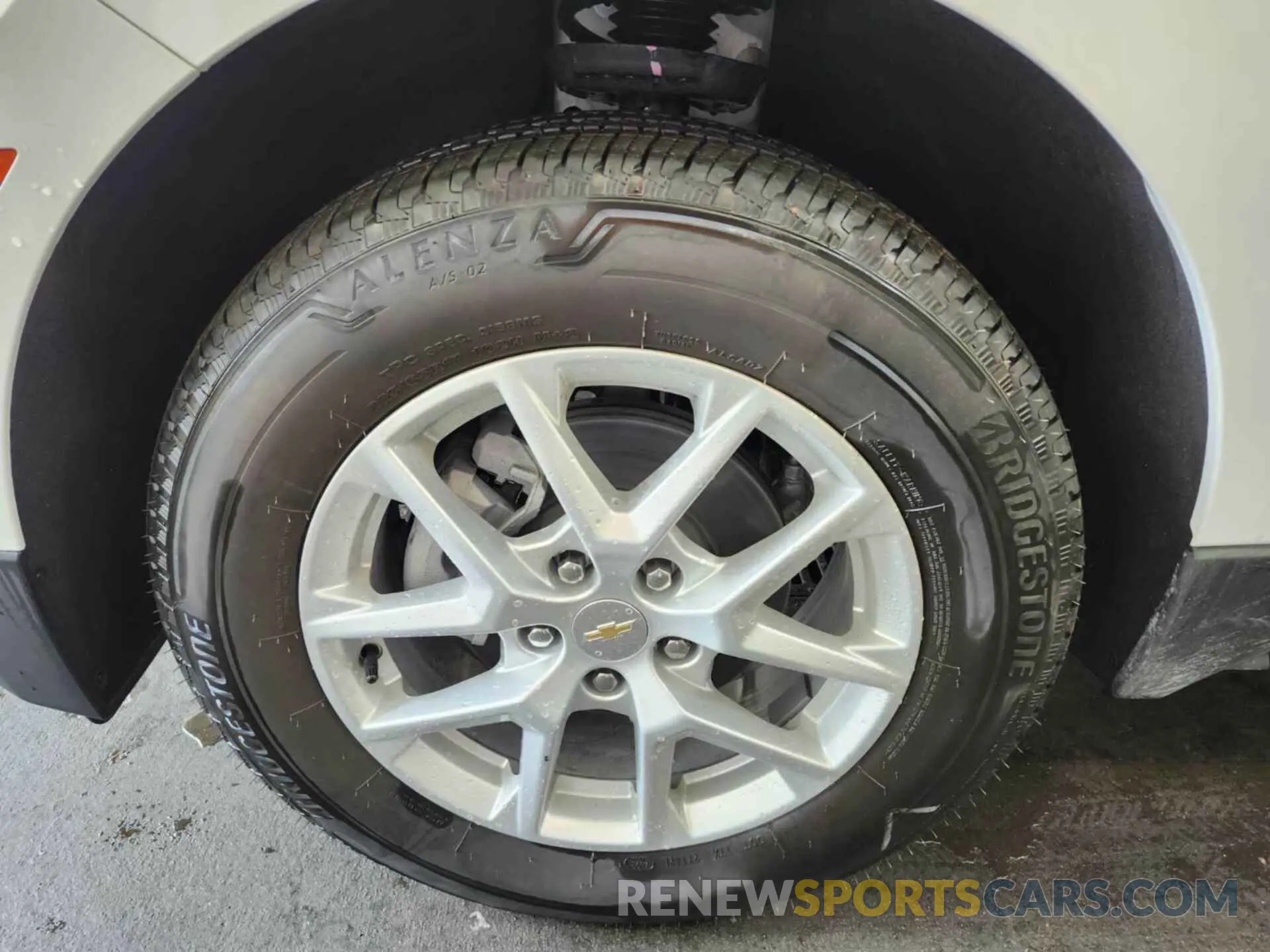 10 Photograph of a damaged car 3GNAX5EG0RL261624 CHEVROLET EQUINOX 2024