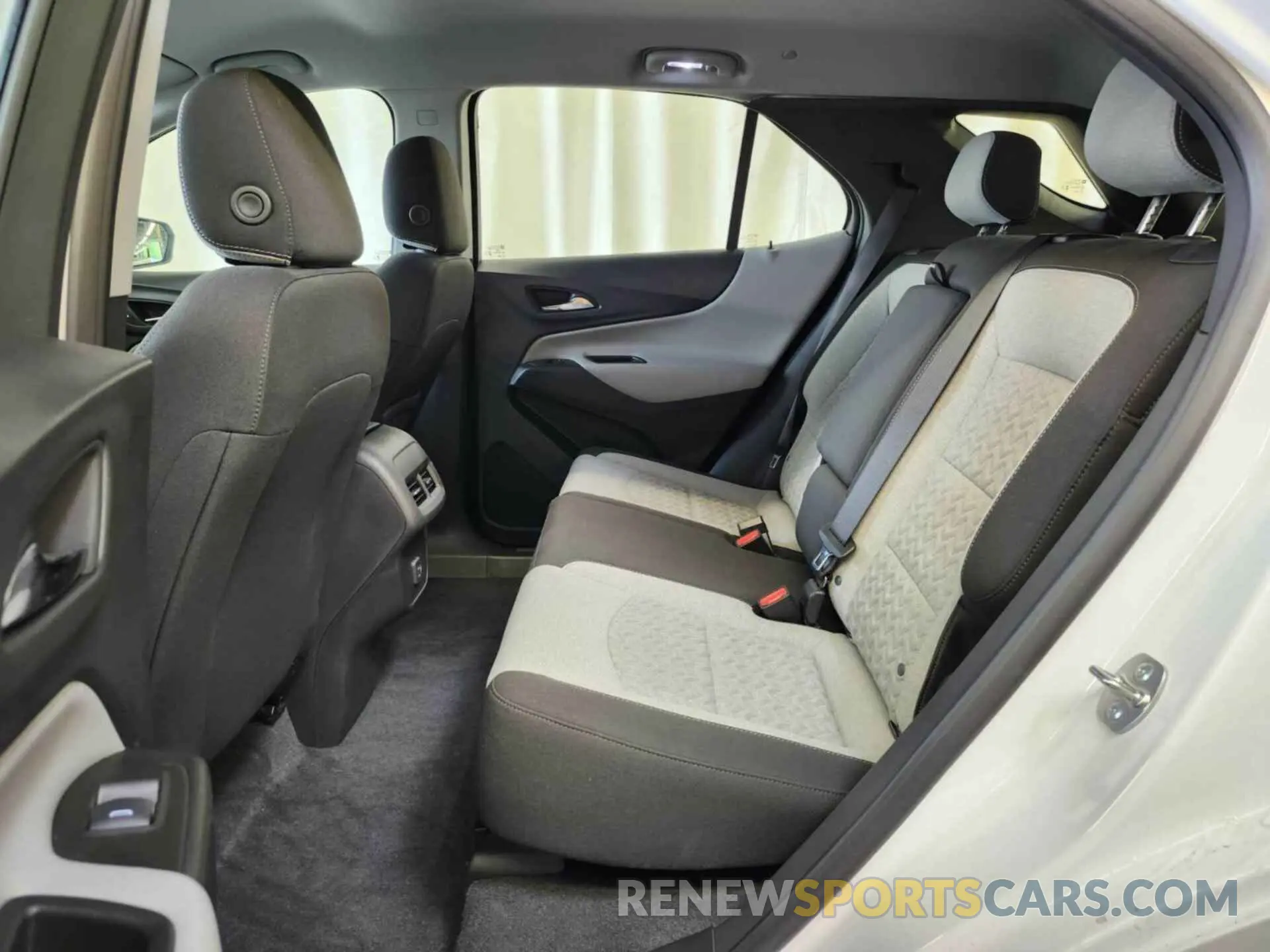 29 Photograph of a damaged car 3GNAX5EG0RL261624 CHEVROLET EQUINOX 2024