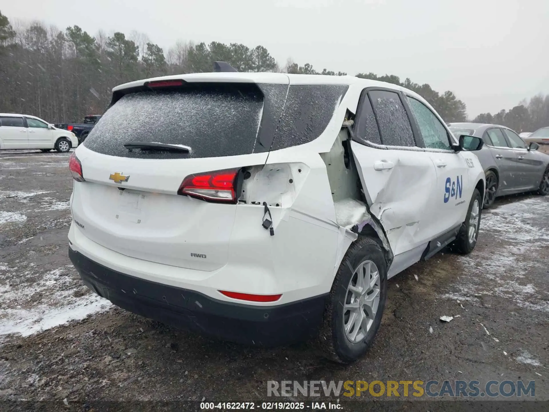 4 Photograph of a damaged car 3GNAX5EG0RL287768 CHEVROLET EQUINOX 2024