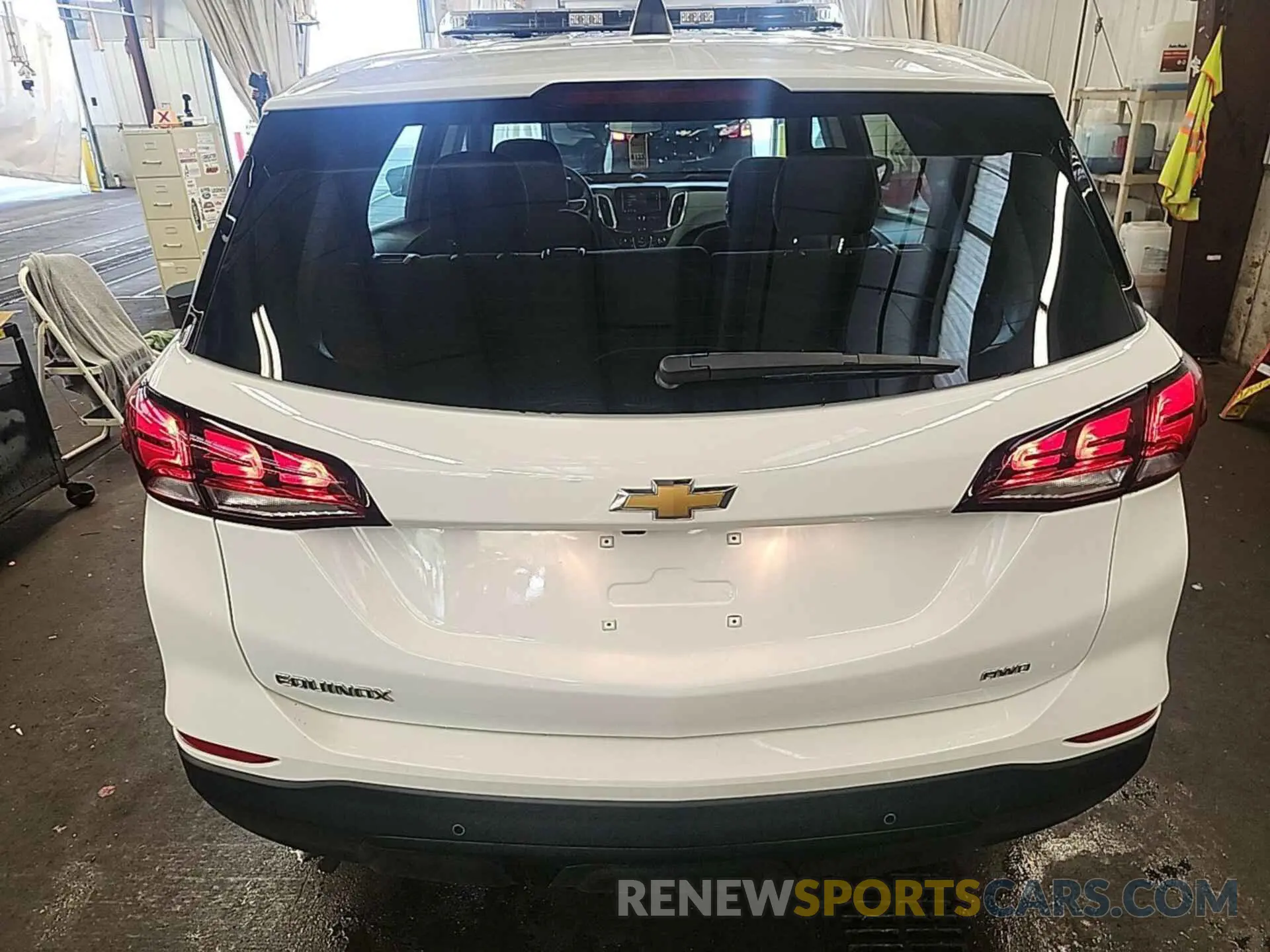 10 Photograph of a damaged car 3GNAX5EG1RL261437 CHEVROLET EQUINOX 2024