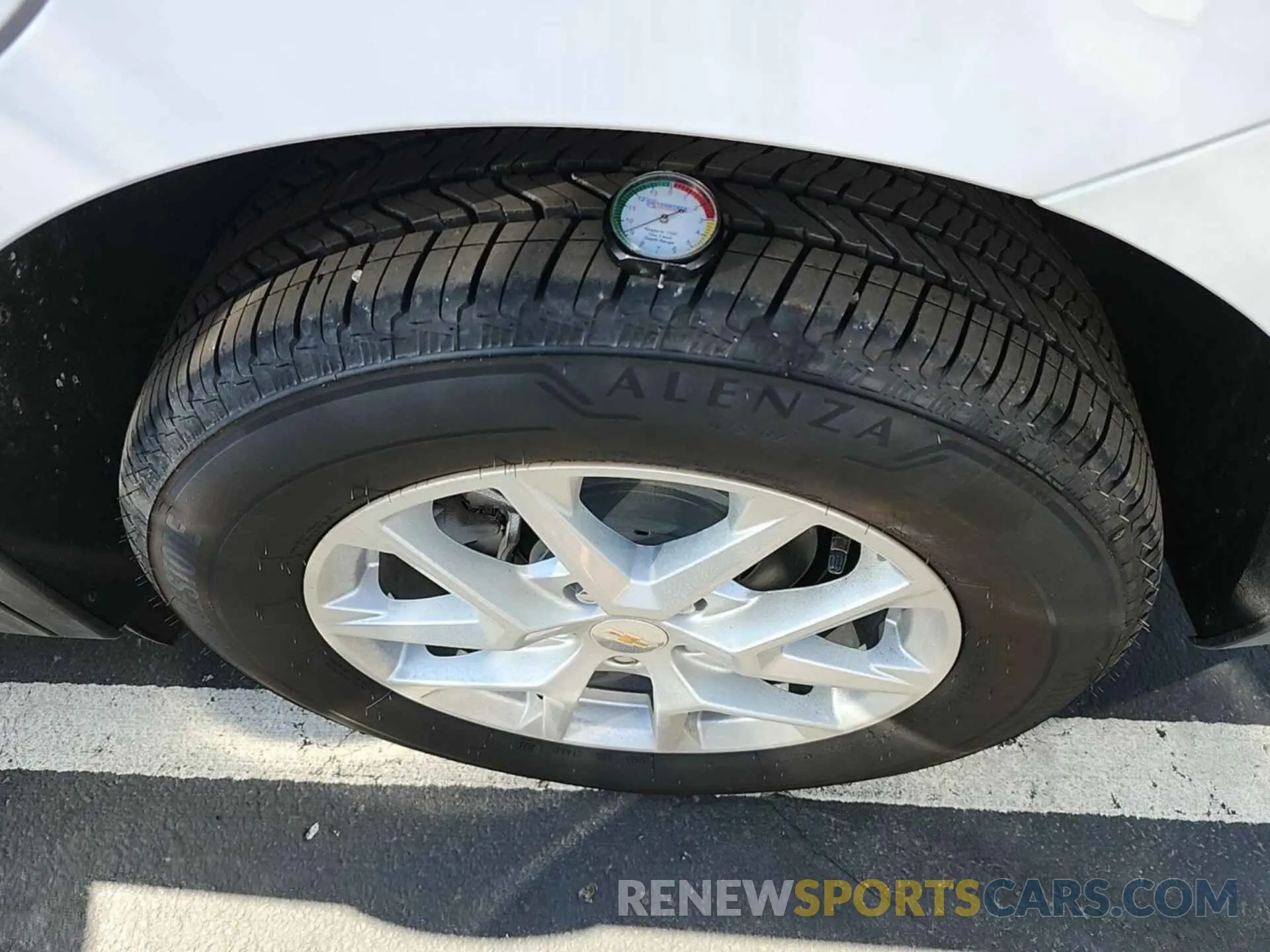 19 Photograph of a damaged car 3GNAX5EG1RL261437 CHEVROLET EQUINOX 2024