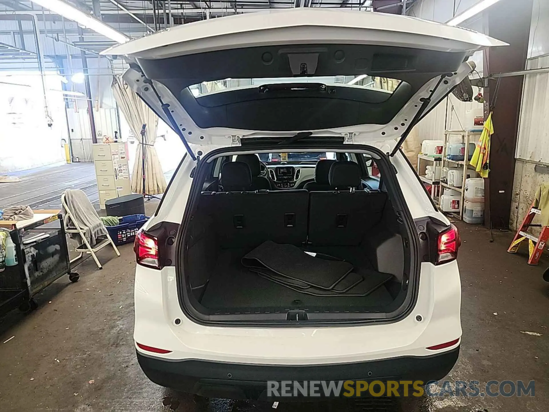 7 Photograph of a damaged car 3GNAX5EG1RL261437 CHEVROLET EQUINOX 2024