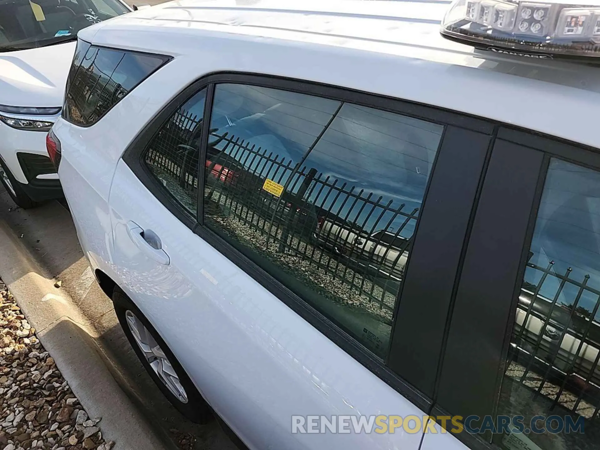 27 Photograph of a damaged car 3GNAX5EG1RL261552 CHEVROLET EQUINOX 2024