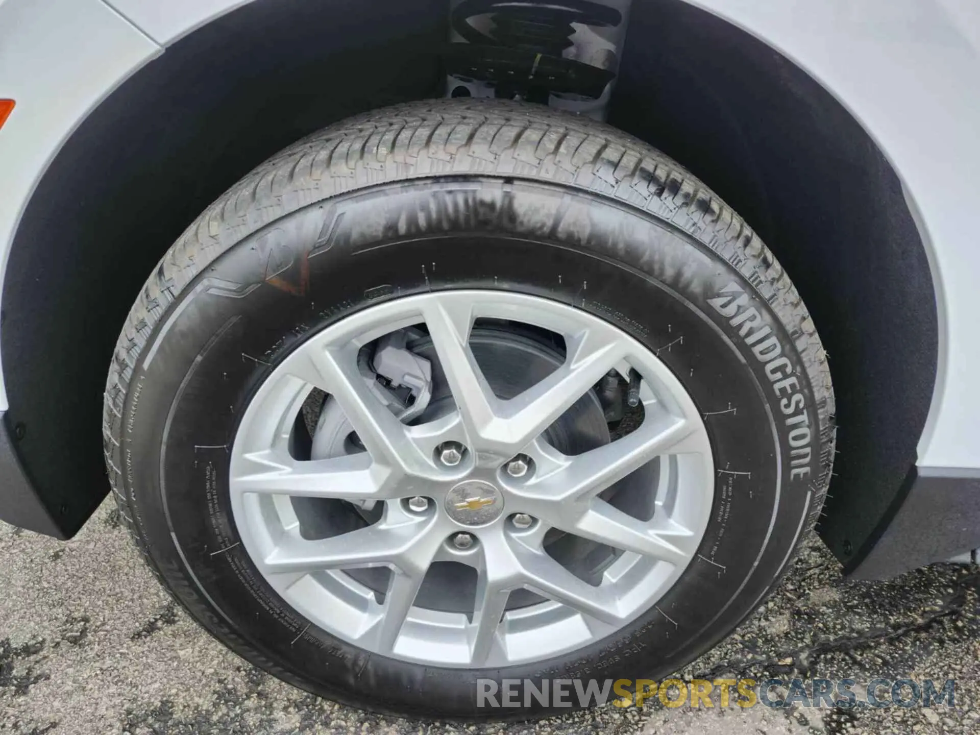28 Photograph of a damaged car 3GNAX5EG1RL261552 CHEVROLET EQUINOX 2024