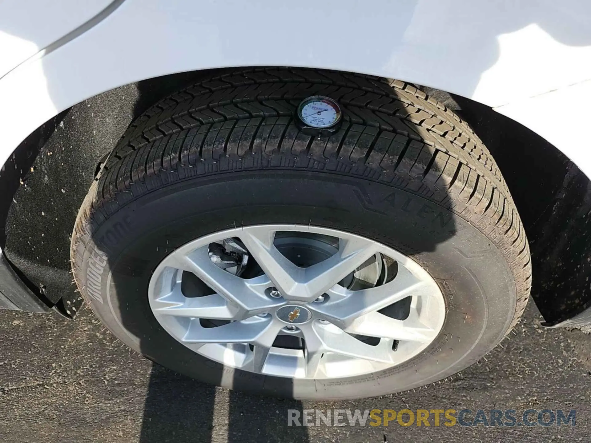 31 Photograph of a damaged car 3GNAX5EG1RL261552 CHEVROLET EQUINOX 2024