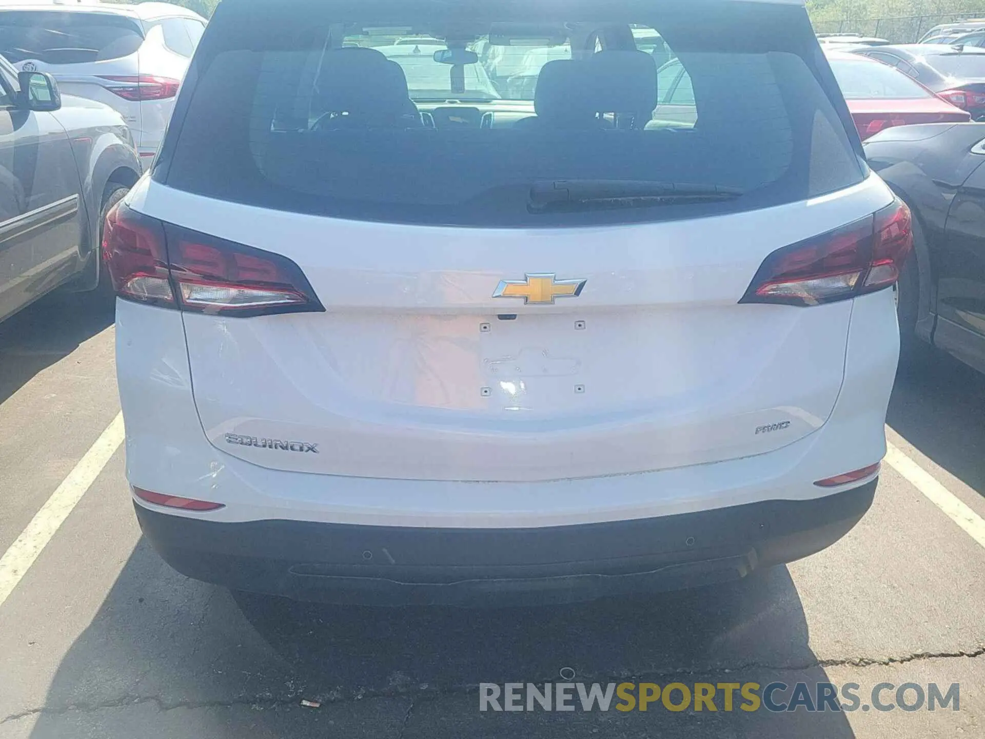 10 Photograph of a damaged car 3GNAX5EG2RL261687 CHEVROLET EQUINOX 2024