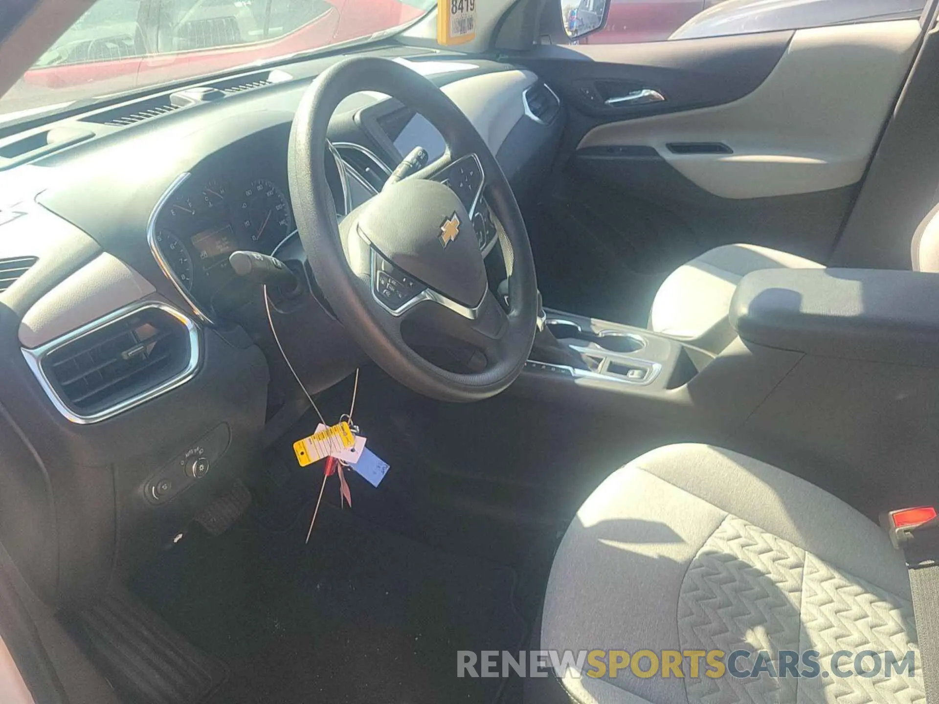 8 Photograph of a damaged car 3GNAX5EG2RL261687 CHEVROLET EQUINOX 2024