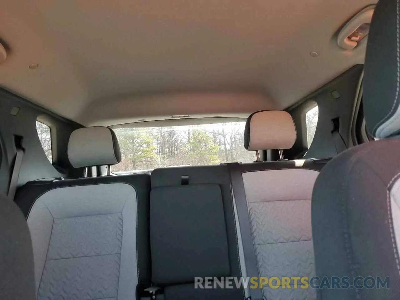 10 Photograph of a damaged car 3GNAX5EG2RL294253 CHEVROLET EQUINOX 2024