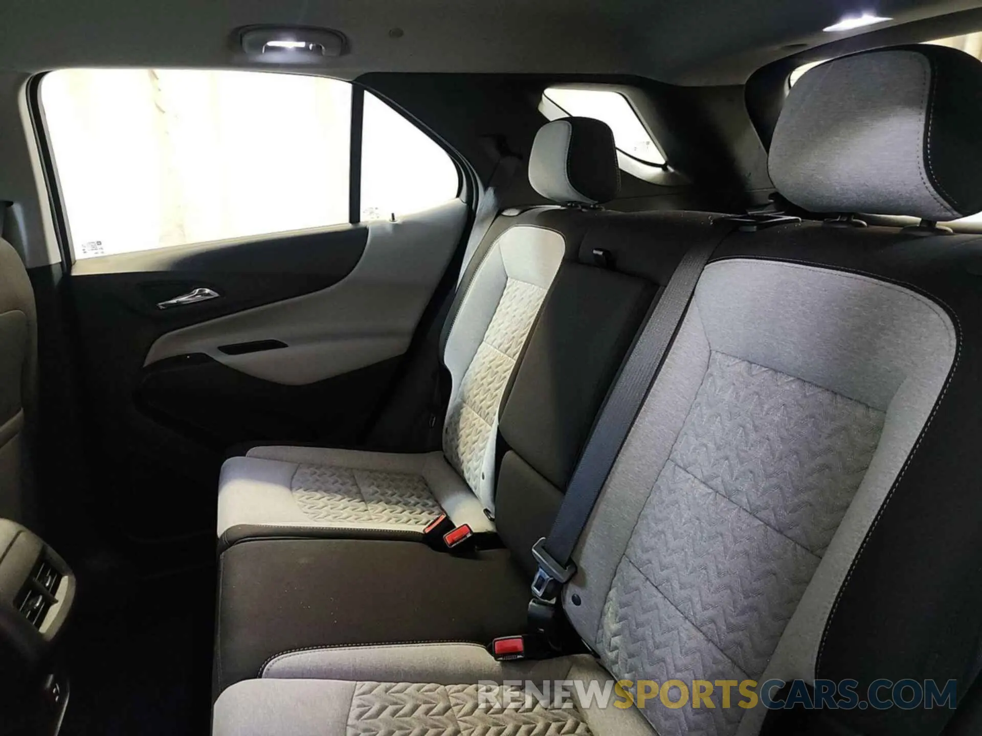 33 Photograph of a damaged car 3GNAX5EG6RL261482 CHEVROLET EQUINOX 2024