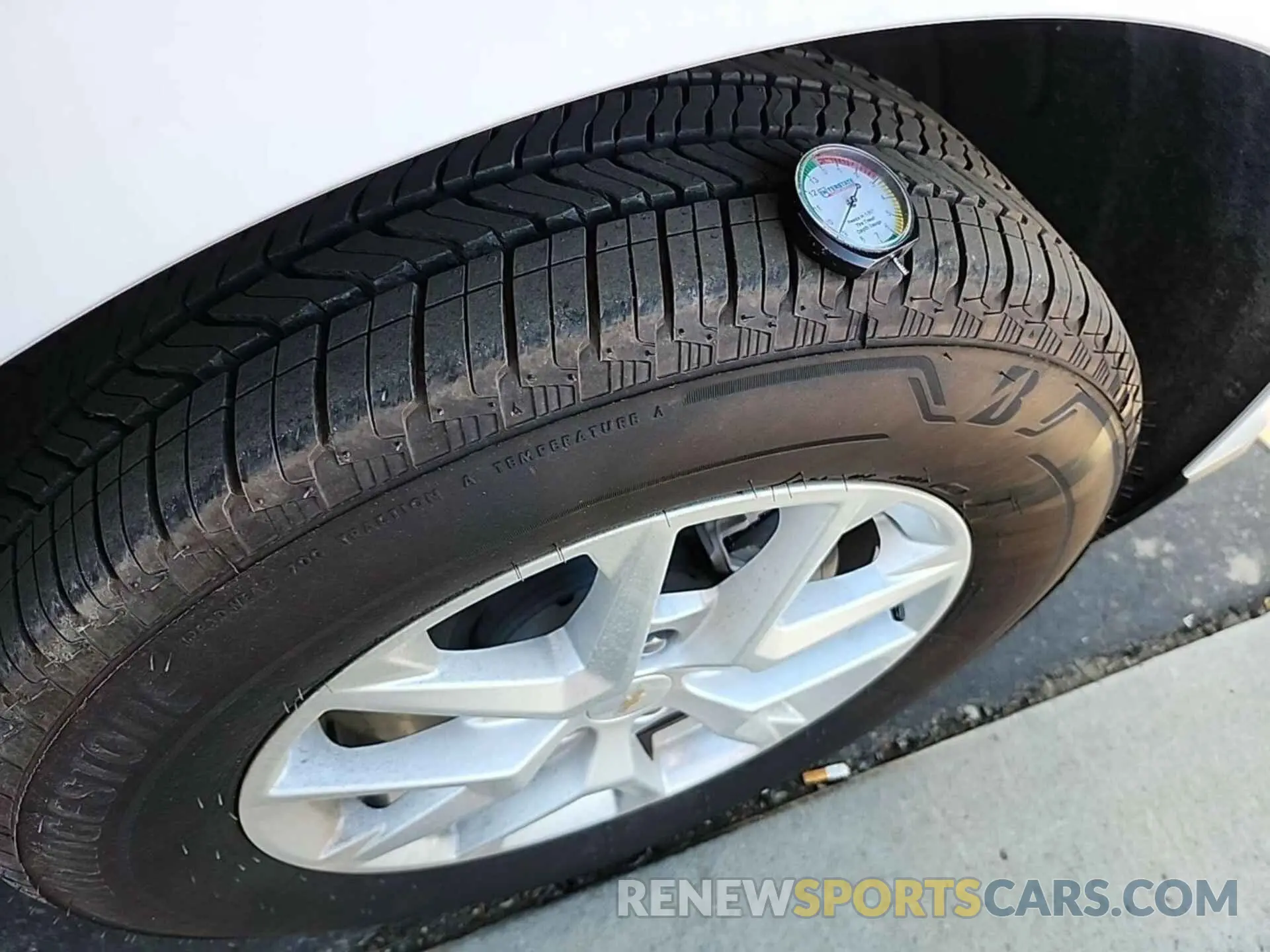 6 Photograph of a damaged car 3GNAX5EG7RL261670 CHEVROLET EQUINOX 2024