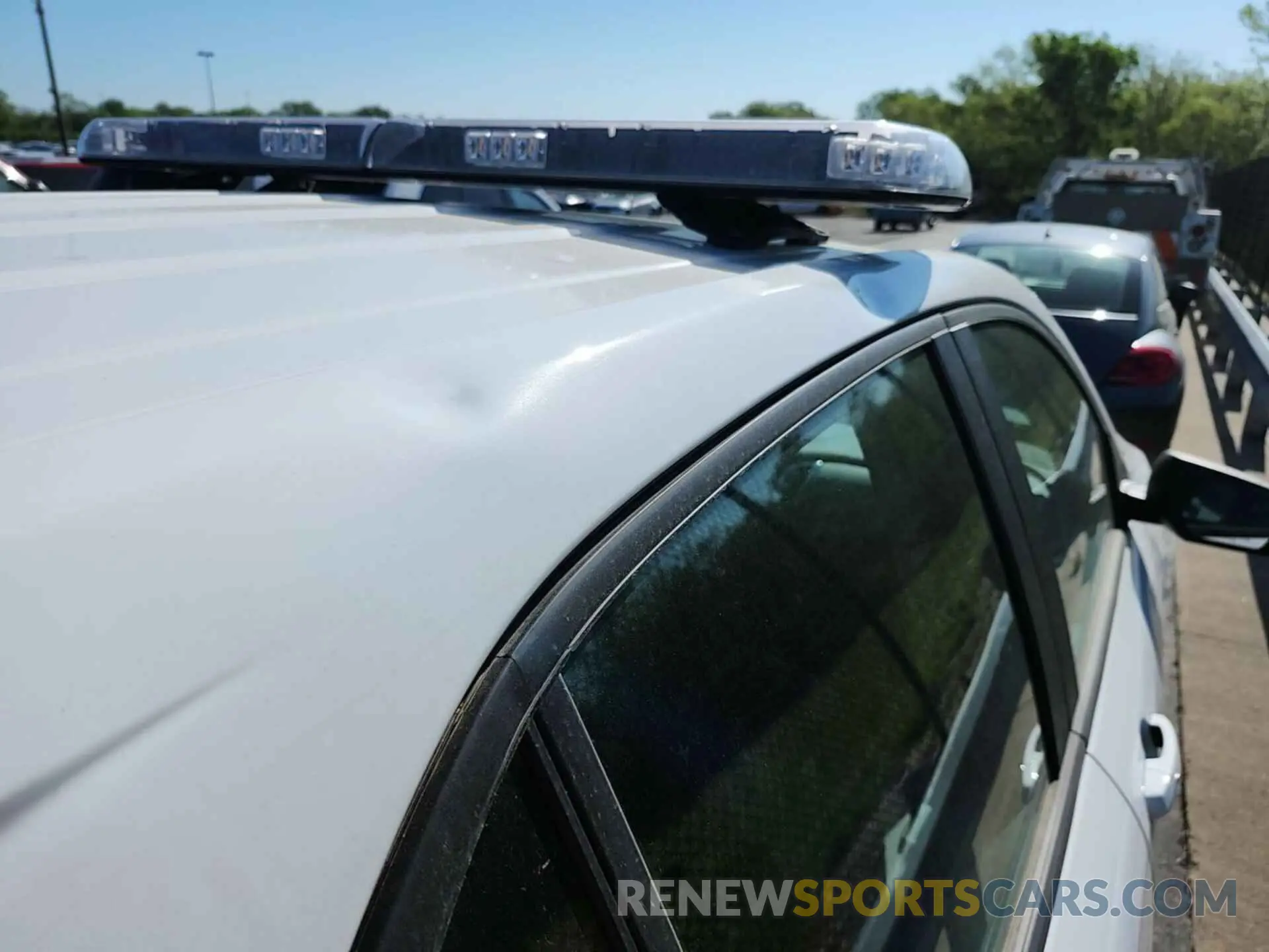 33 Photograph of a damaged car 3GNAX5EGXRL261498 CHEVROLET EQUINOX 2024