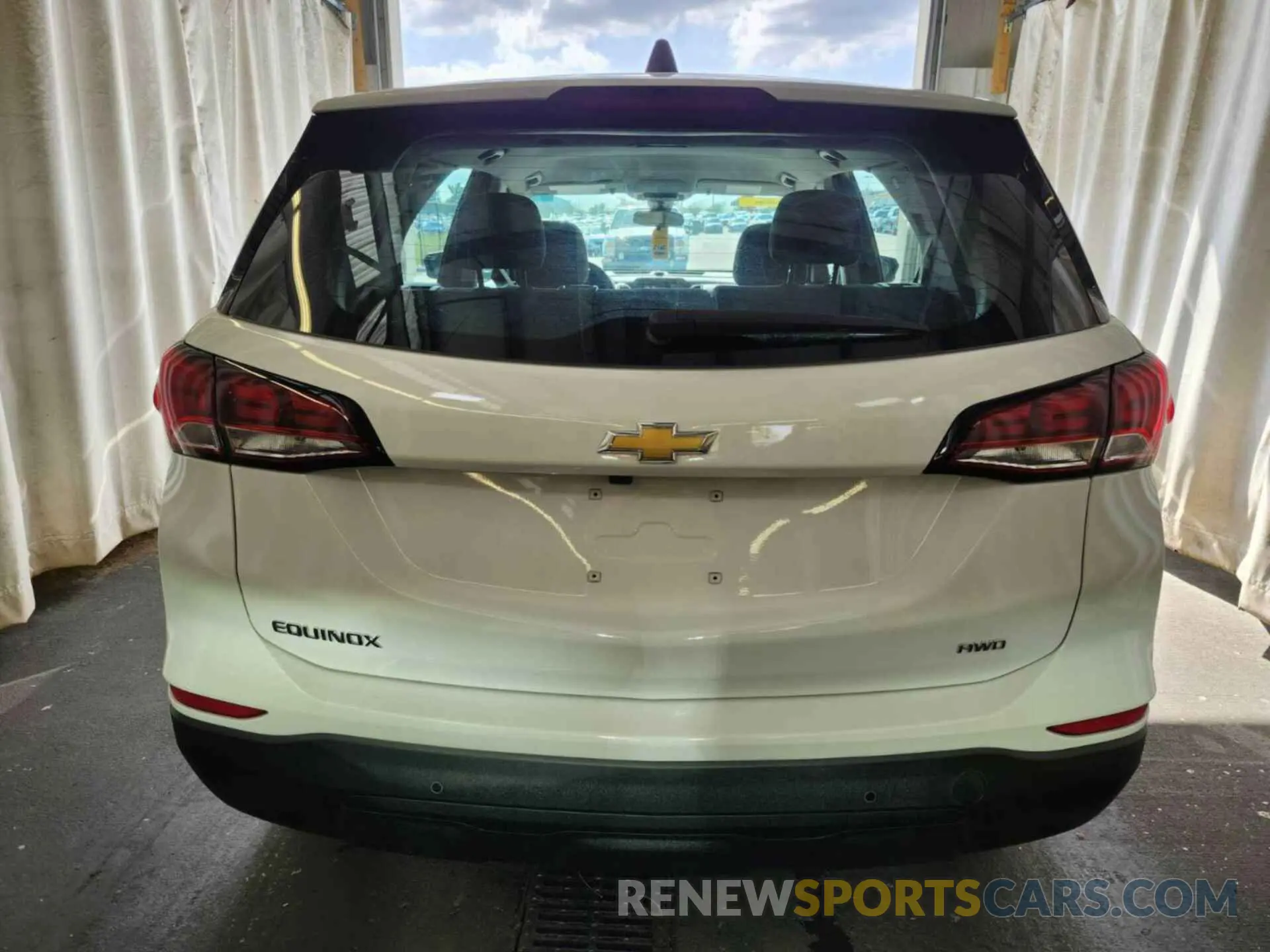 19 Photograph of a damaged car 3GNAX5EGXRL261565 CHEVROLET EQUINOX 2024