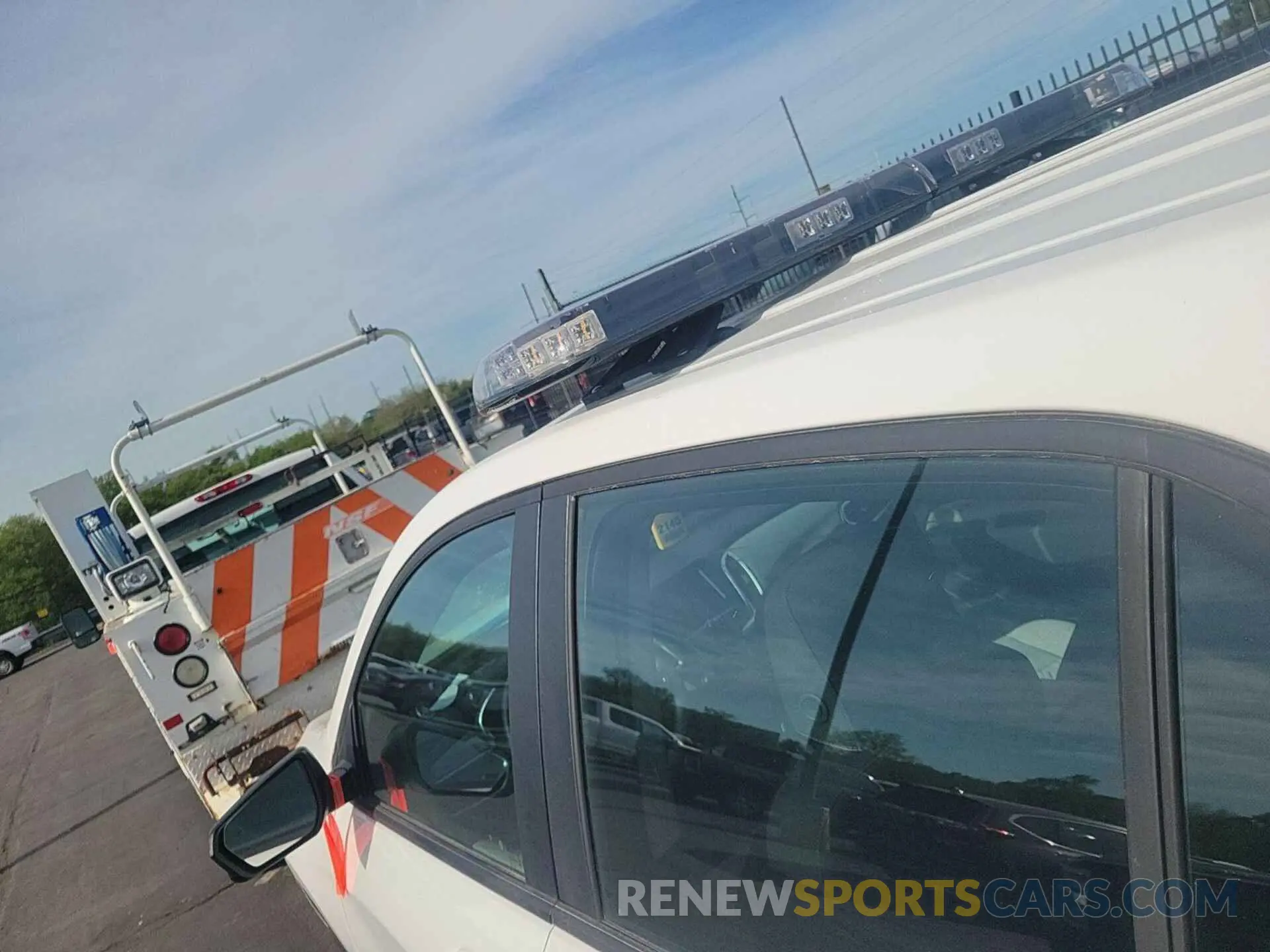 2 Photograph of a damaged car 3GNAX5EGXRL261565 CHEVROLET EQUINOX 2024
