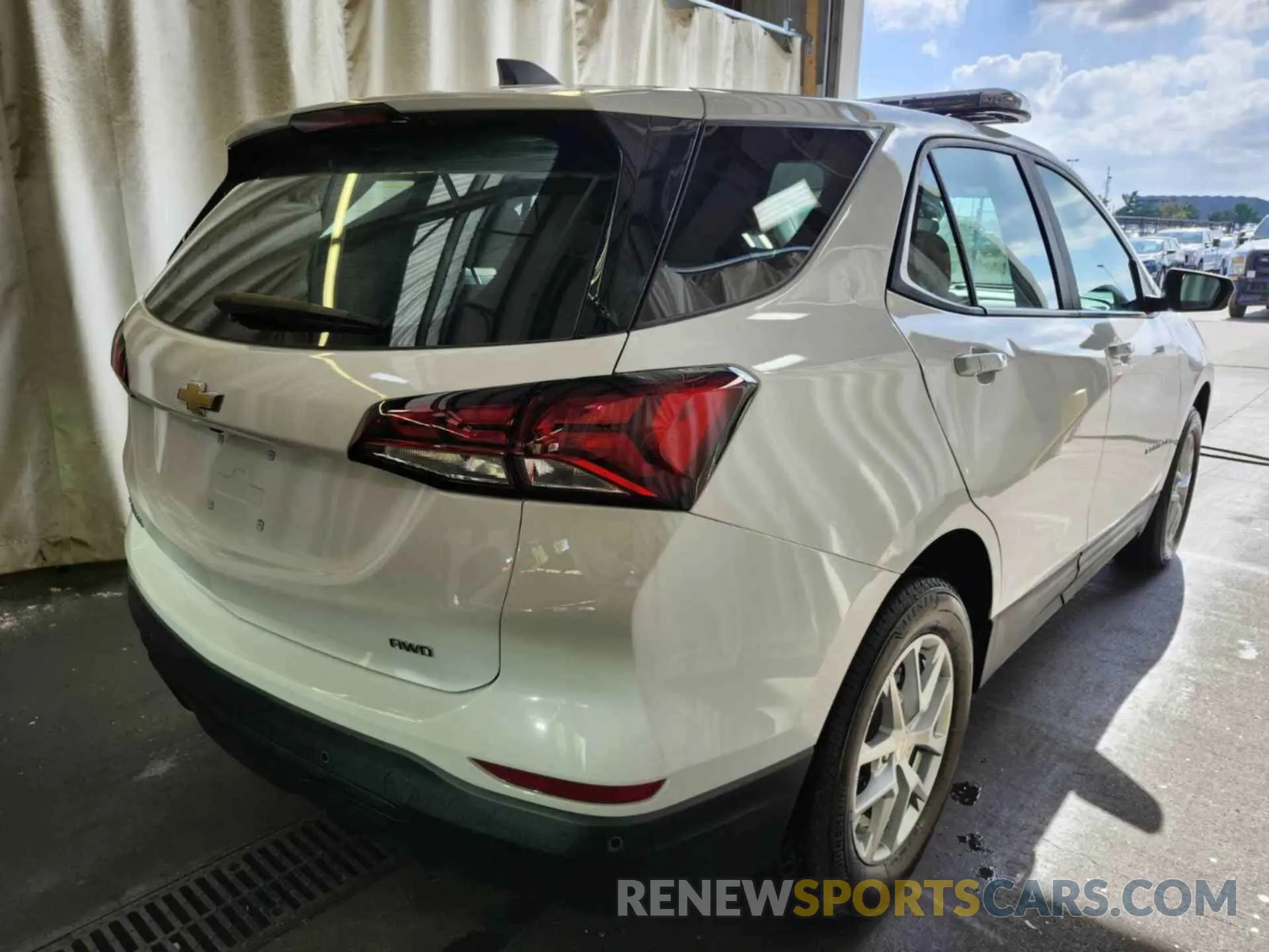 25 Photograph of a damaged car 3GNAX5EGXRL261565 CHEVROLET EQUINOX 2024