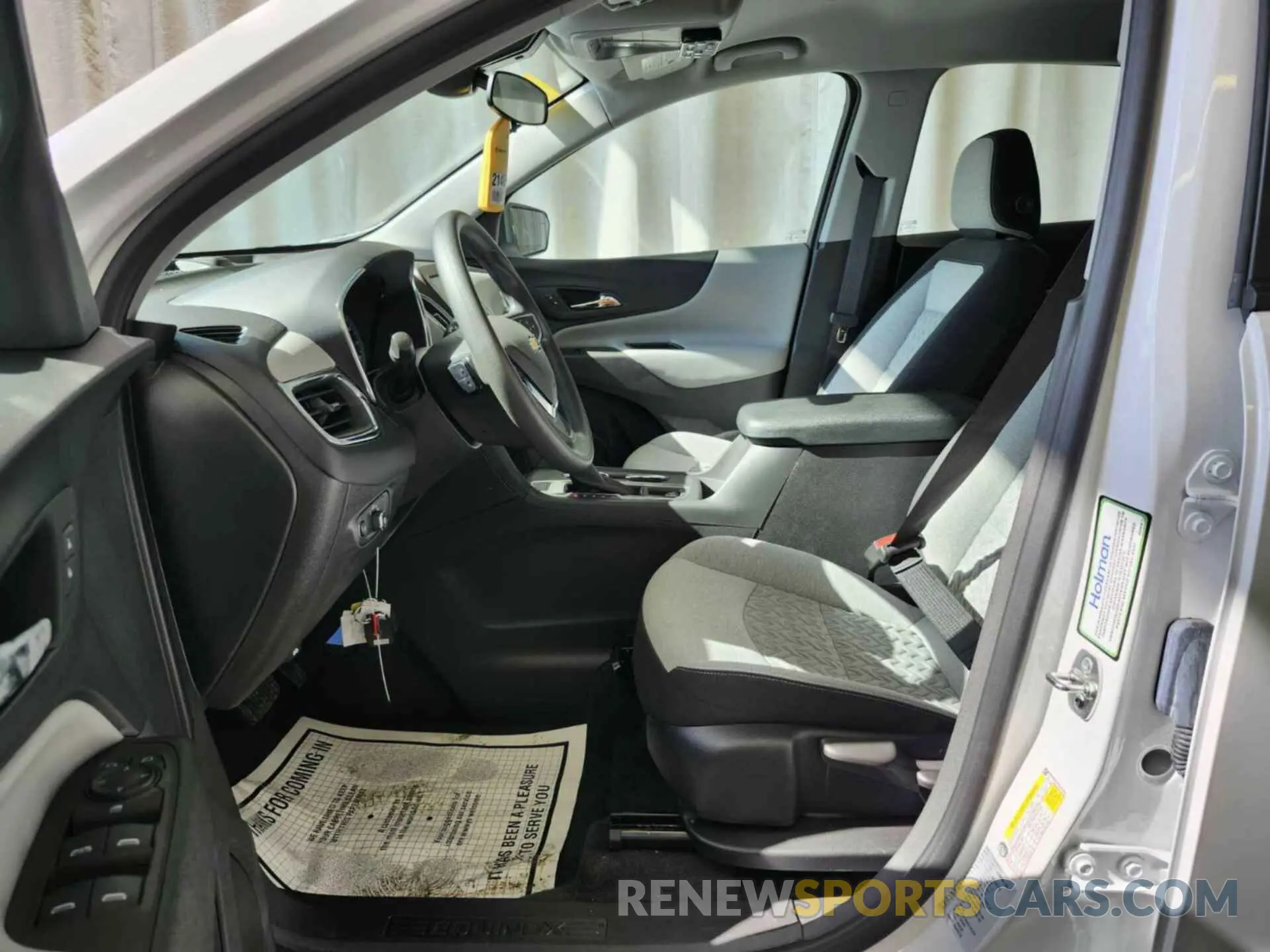 32 Photograph of a damaged car 3GNAX5EGXRL261565 CHEVROLET EQUINOX 2024