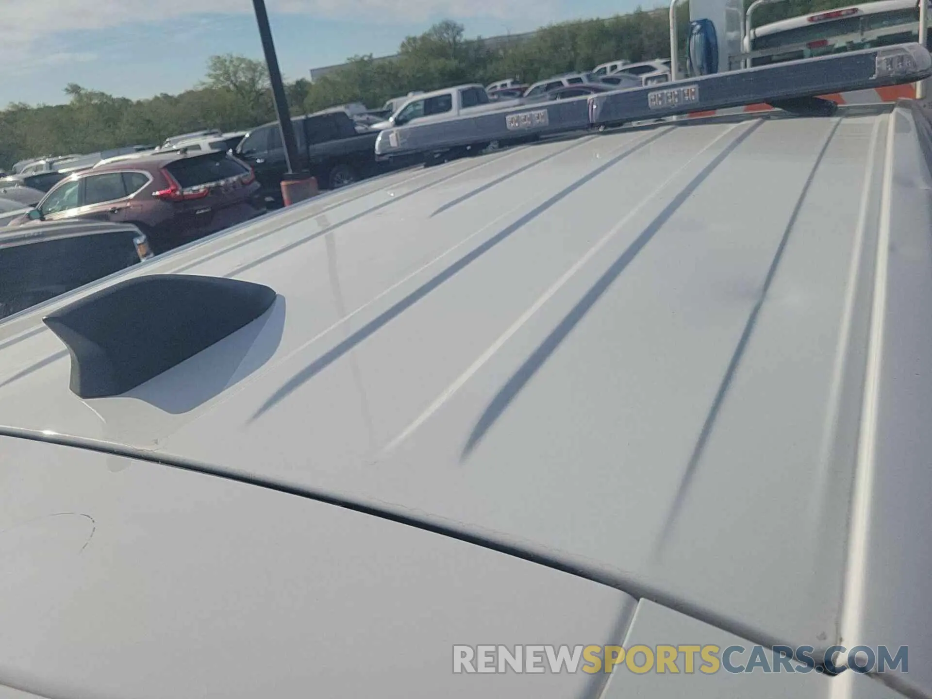 33 Photograph of a damaged car 3GNAX5EGXRL261565 CHEVROLET EQUINOX 2024