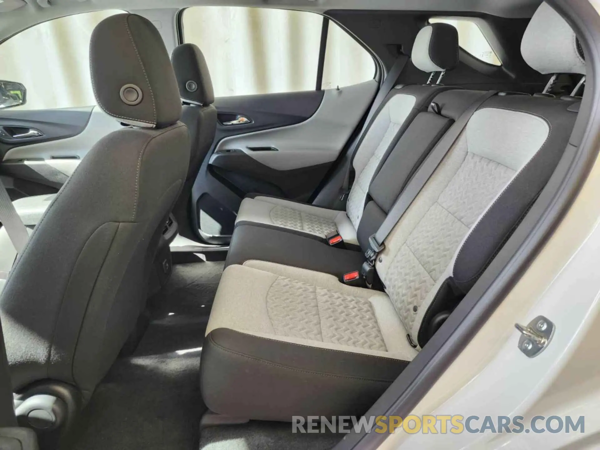 34 Photograph of a damaged car 3GNAX5EGXRL261565 CHEVROLET EQUINOX 2024