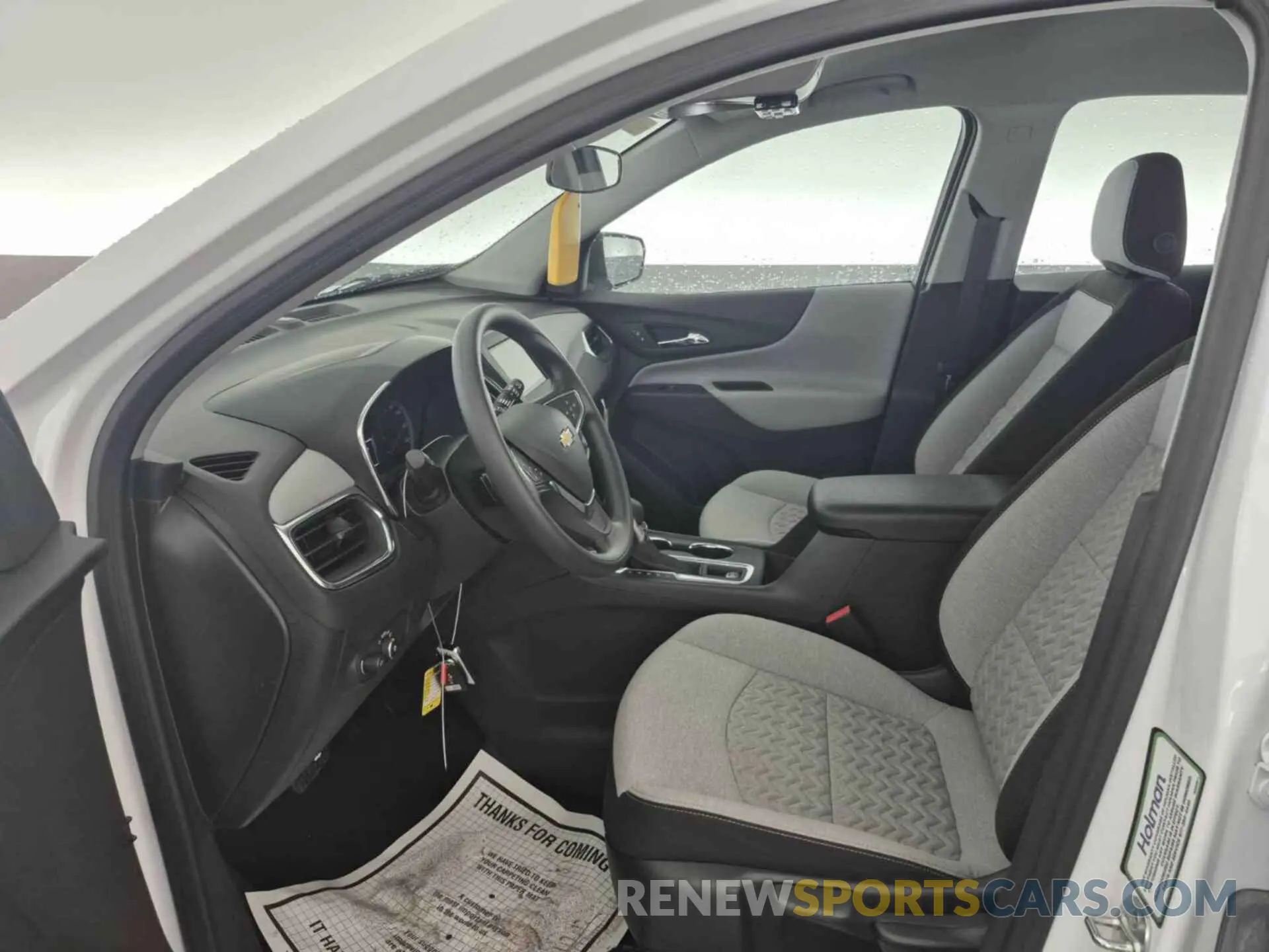 6 Photograph of a damaged car 3GNAXFEG0RL259037 CHEVROLET EQUINOX 2024