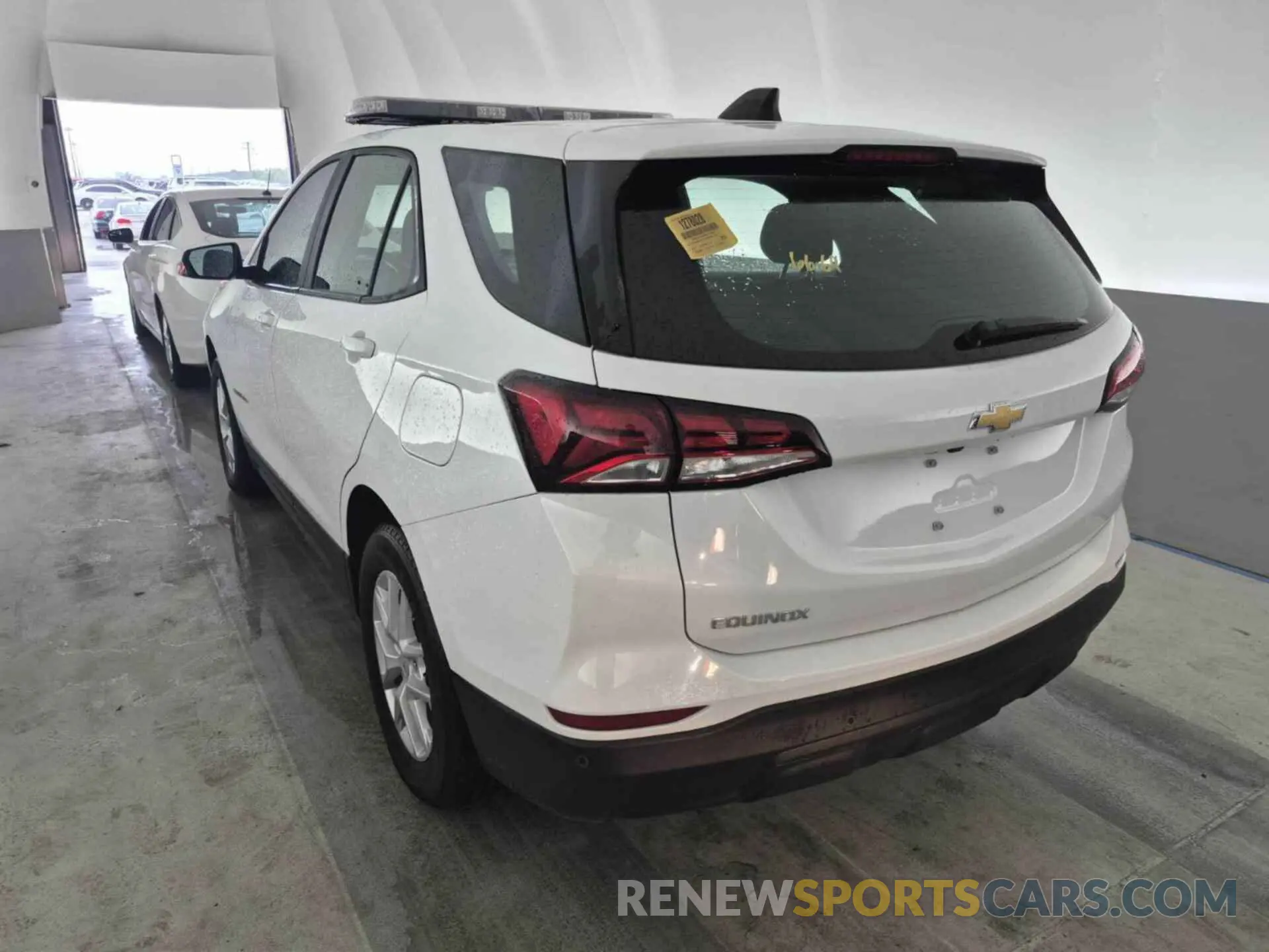 8 Photograph of a damaged car 3GNAXFEG0RL259037 CHEVROLET EQUINOX 2024