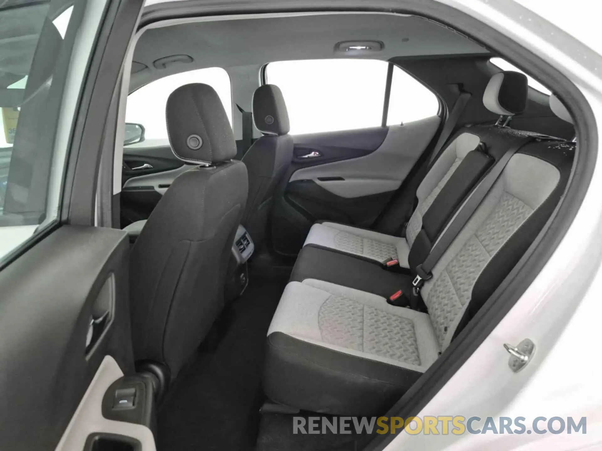 19 Photograph of a damaged car 3GNAXFEG1RL259144 CHEVROLET EQUINOX 2024