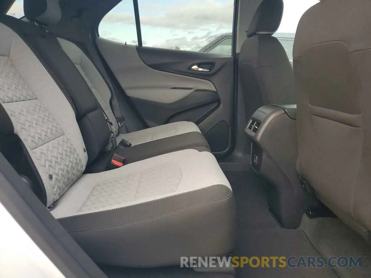 11 Photograph of a damaged car 3GNAXFEG1RL304485 CHEVROLET EQUINOX 2024