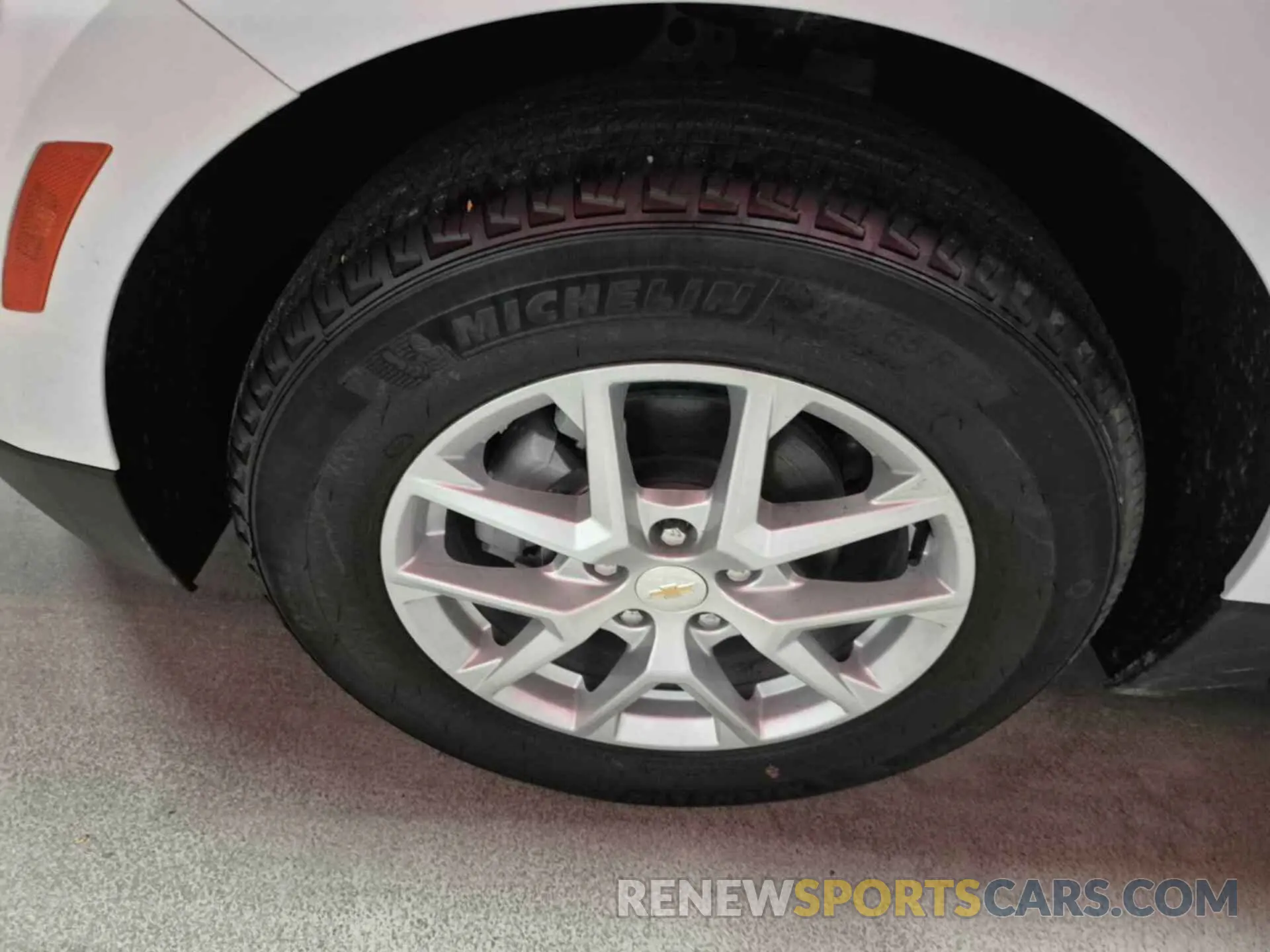 5 Photograph of a damaged car 3GNAXFEG5RL259230 CHEVROLET EQUINOX 2024