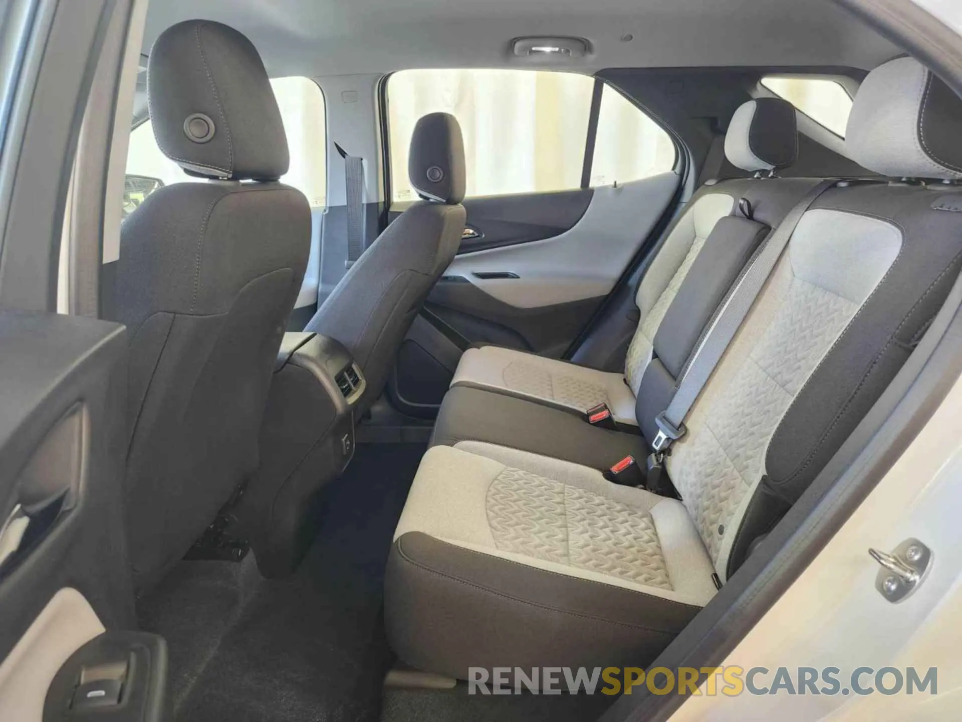 8 Photograph of a damaged car 3GNAXFEG7RL259200 CHEVROLET EQUINOX 2024