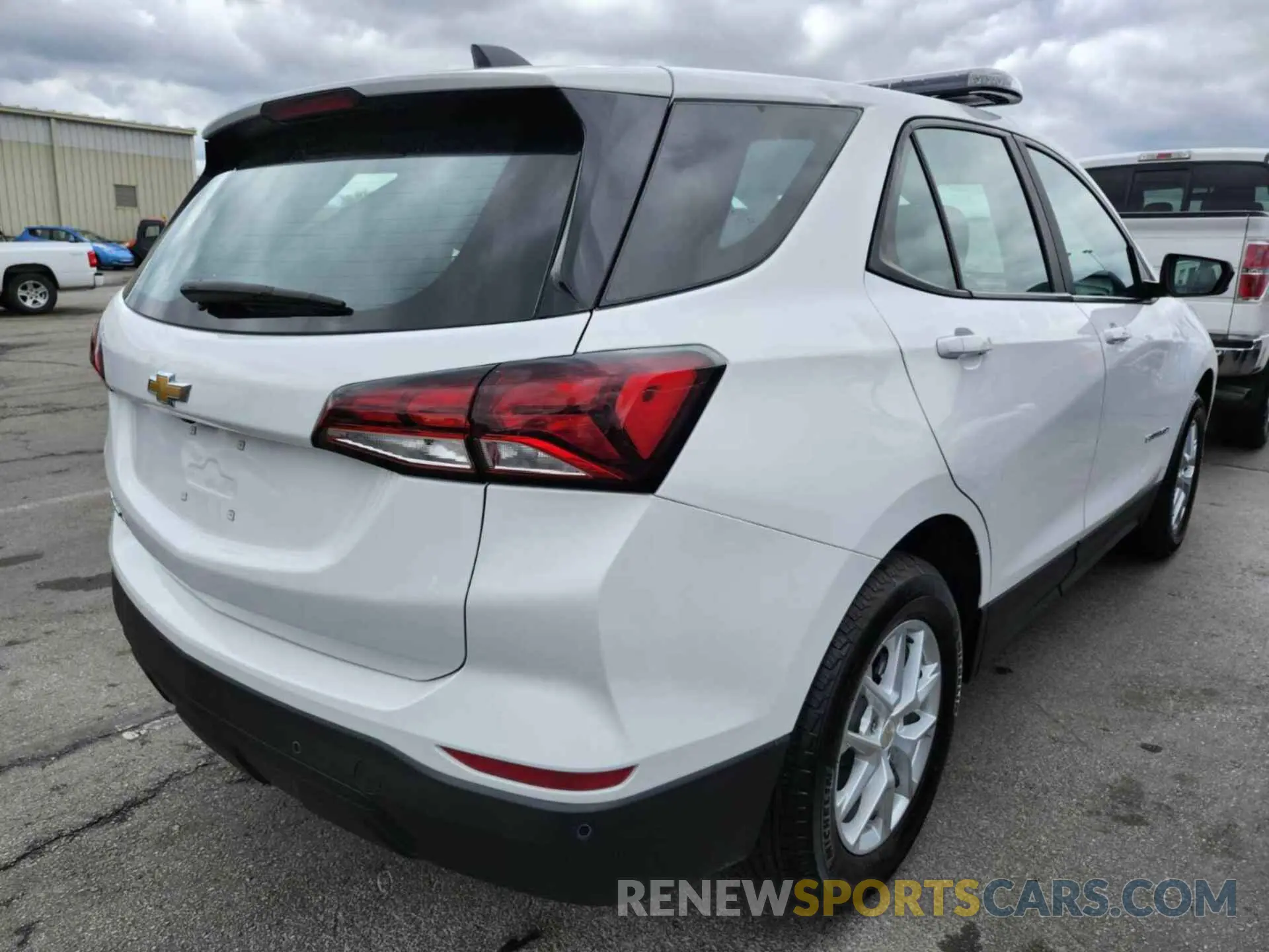 9 Photograph of a damaged car 3GNAXFEG8RL259173 CHEVROLET EQUINOX 2024